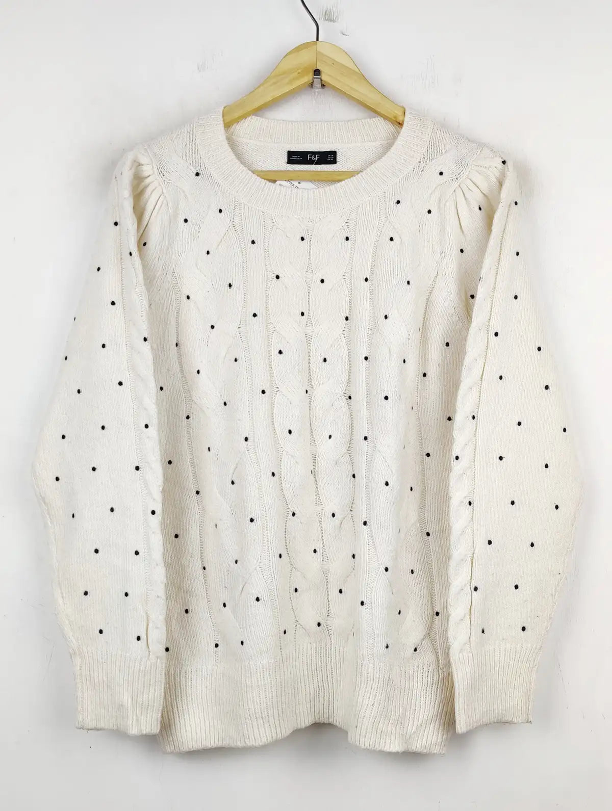 Buy online pre-used pre-loved 100% authentic & Original branded F&F (WT-5844) available in Pakistan. Top international brands avilable.