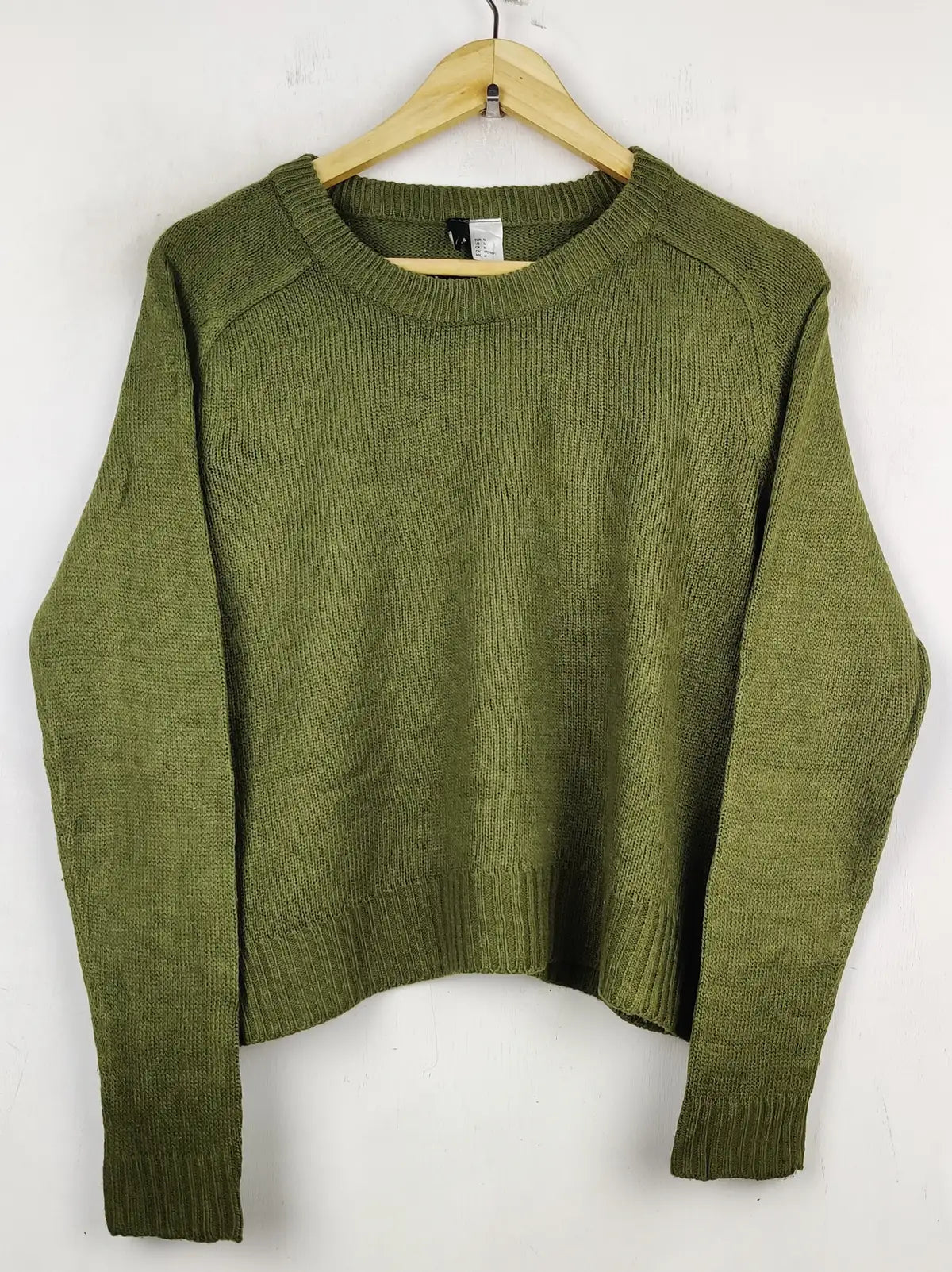 Buy online pre-used pre-loved 100% authentic & Original branded H&M (WT-5846) available in Pakistan. Top international brands avilable.