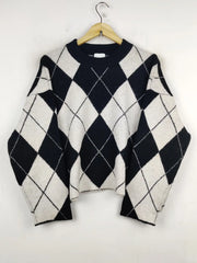 Buy online pre-used pre-loved 100% authentic & Original branded H&M (WT-5855) available in Pakistan. Top international brands avilable.