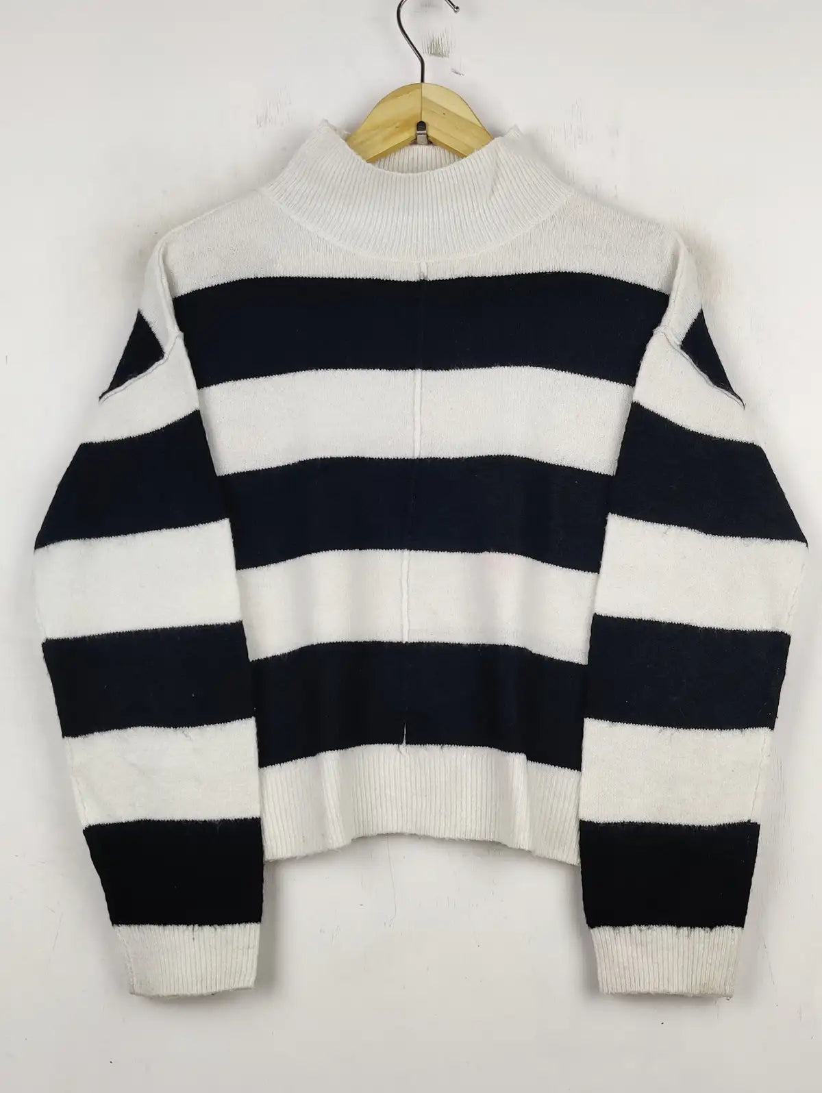 Buy online pre-used pre-loved 100% authentic & Original branded Tu (WT-5859) available in Pakistan. Top international brands avilable.