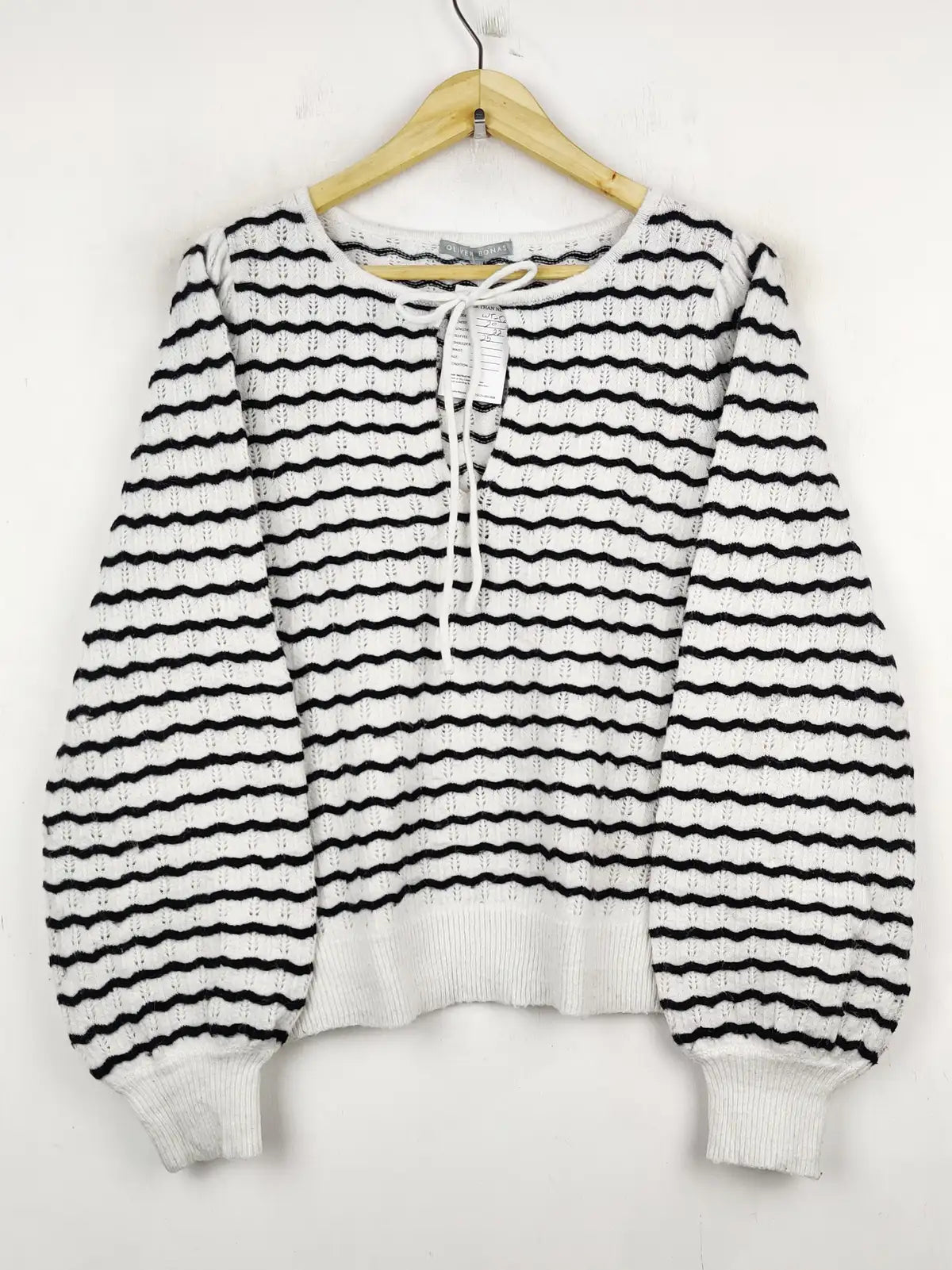 Buy online pre-used pre-loved 100% authentic & Original branded Oliver Bonas (WT-5863) available in Pakistan. Top international brands avilable.