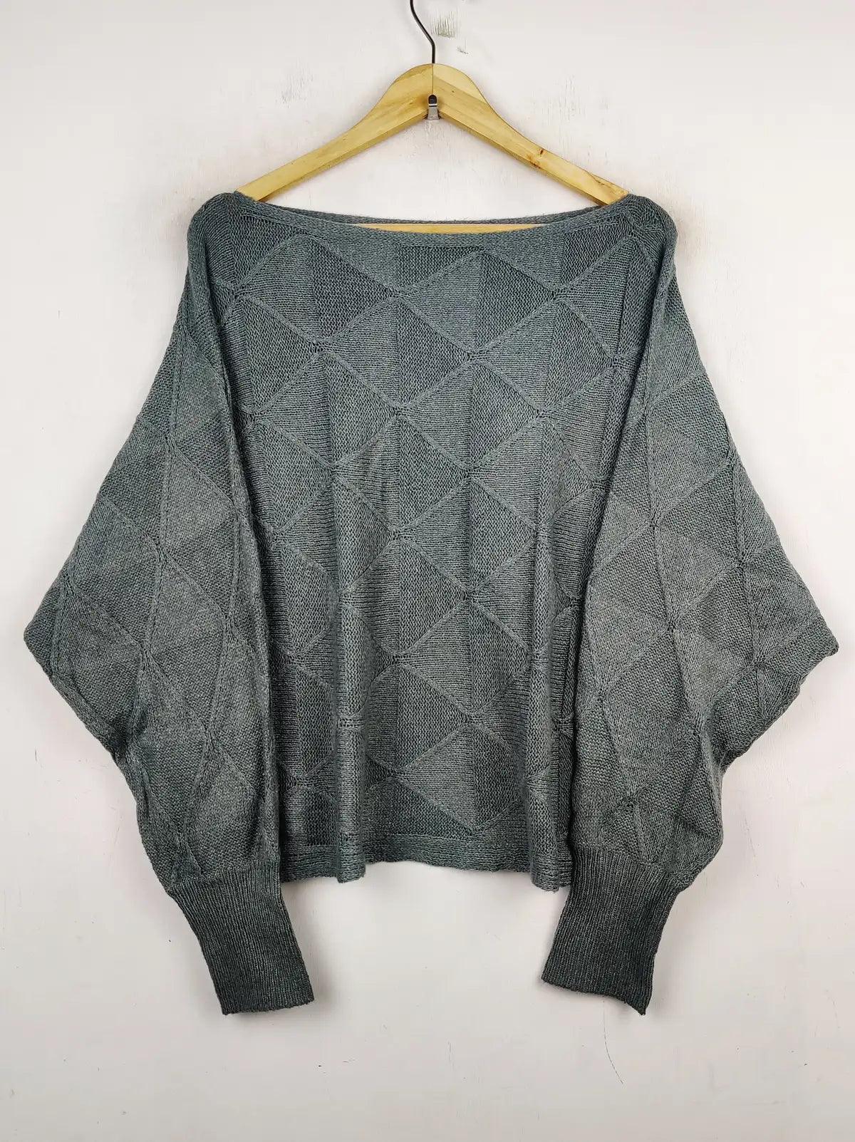 Buy online pre-used pre-loved 100% authentic & Original branded Shein (WT-5876) available in Pakistan. Top international brands avilable.