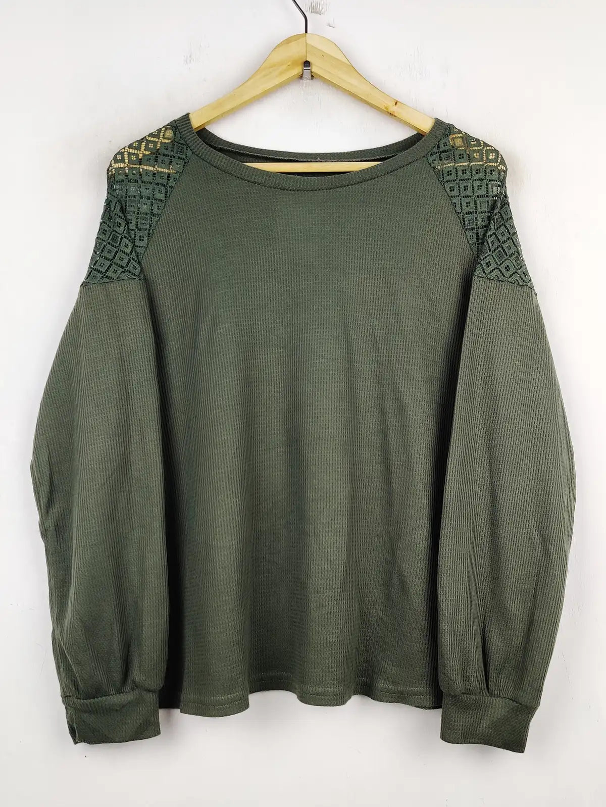 Buy online pre-used pre-loved 100% authentic & Original branded Emery Rose (WT-5878) available in Pakistan. Top international brands avilable.