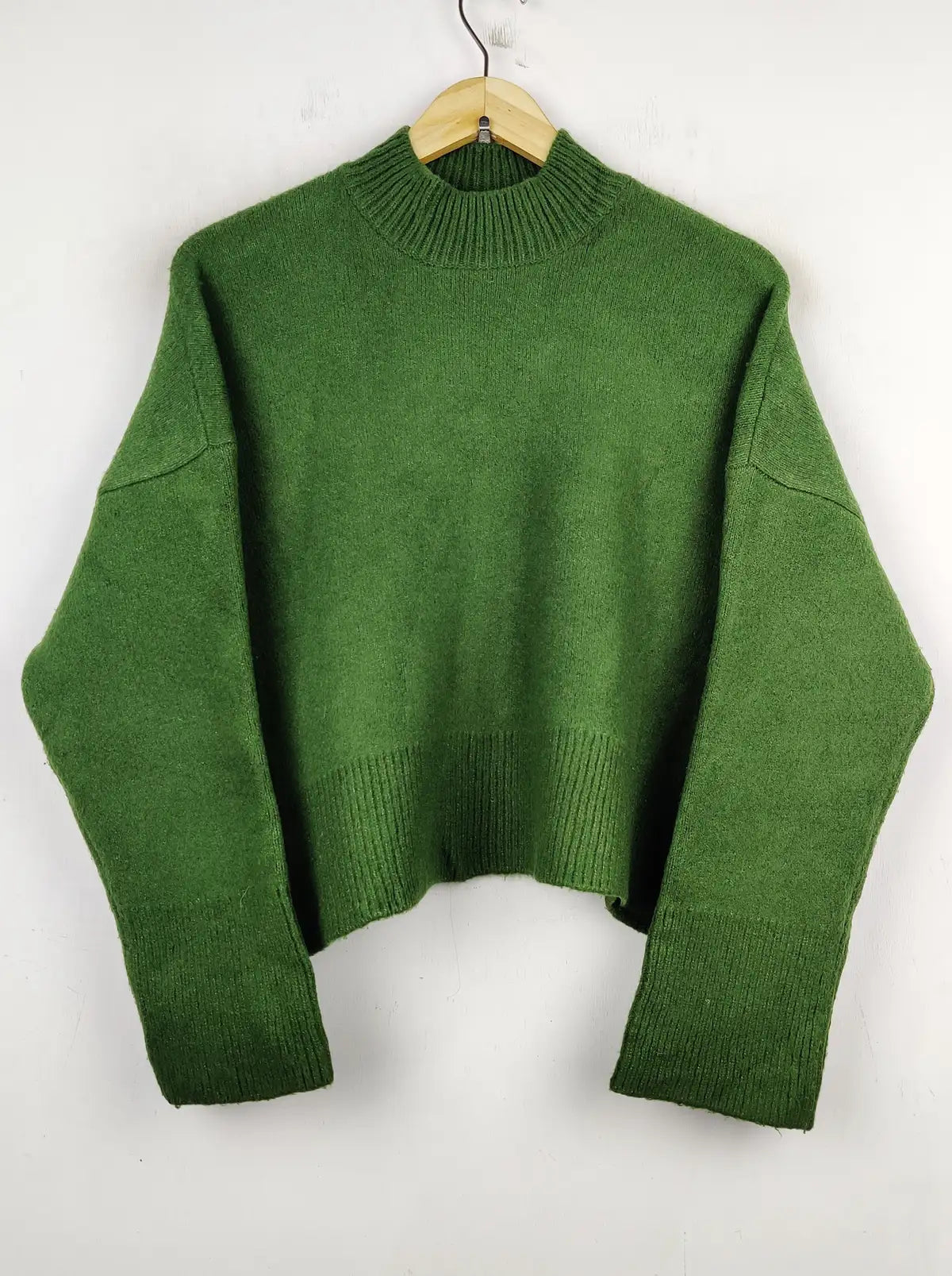 Buy online pre-used pre-loved 100% authentic & Original branded Zara (WT-5884) available in Pakistan. Top international brands avilable.