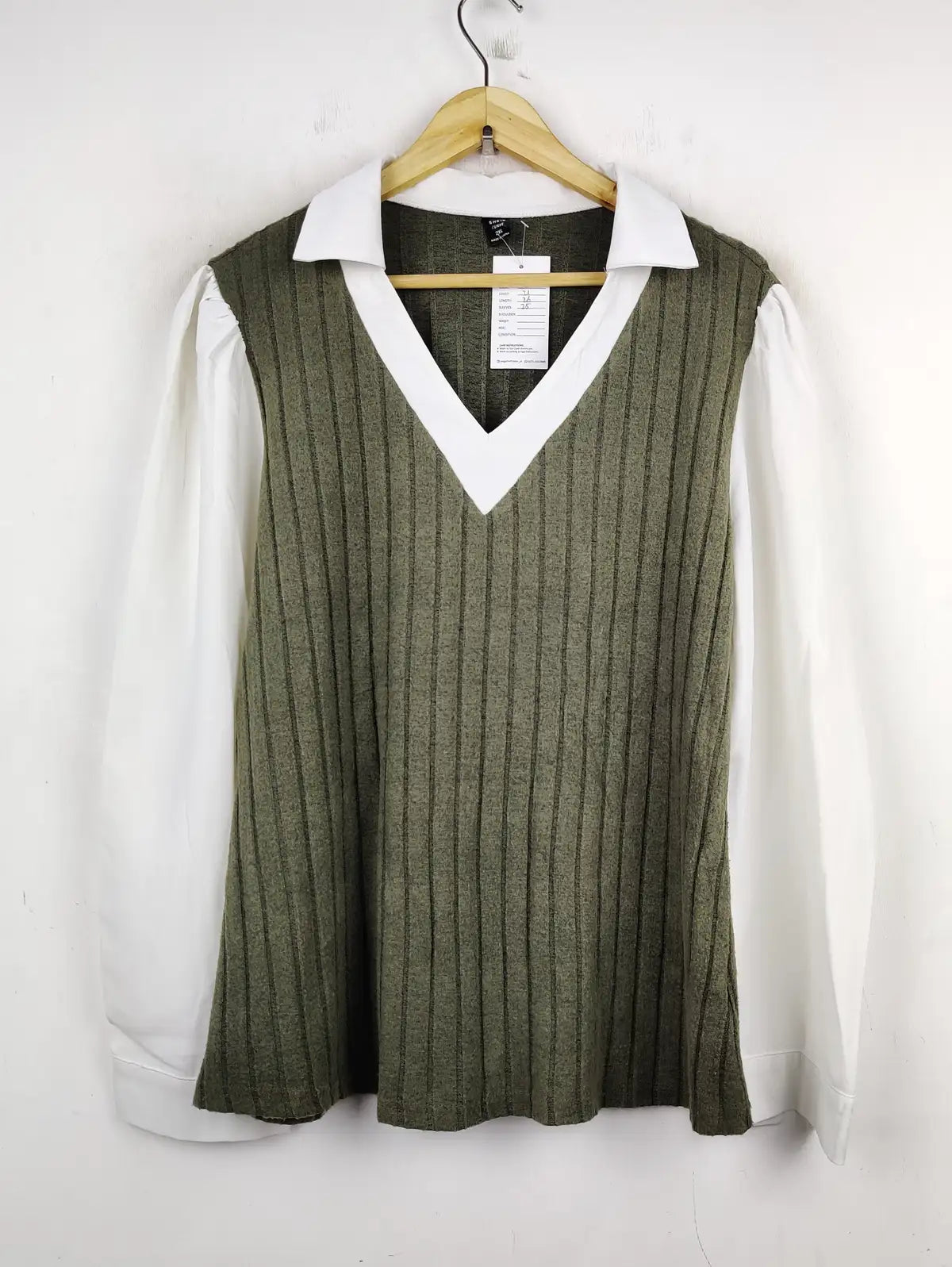 Buy online pre-used pre-loved 100% authentic & Original branded Shein (WT-5889) available in Pakistan. Top international brands avilable.