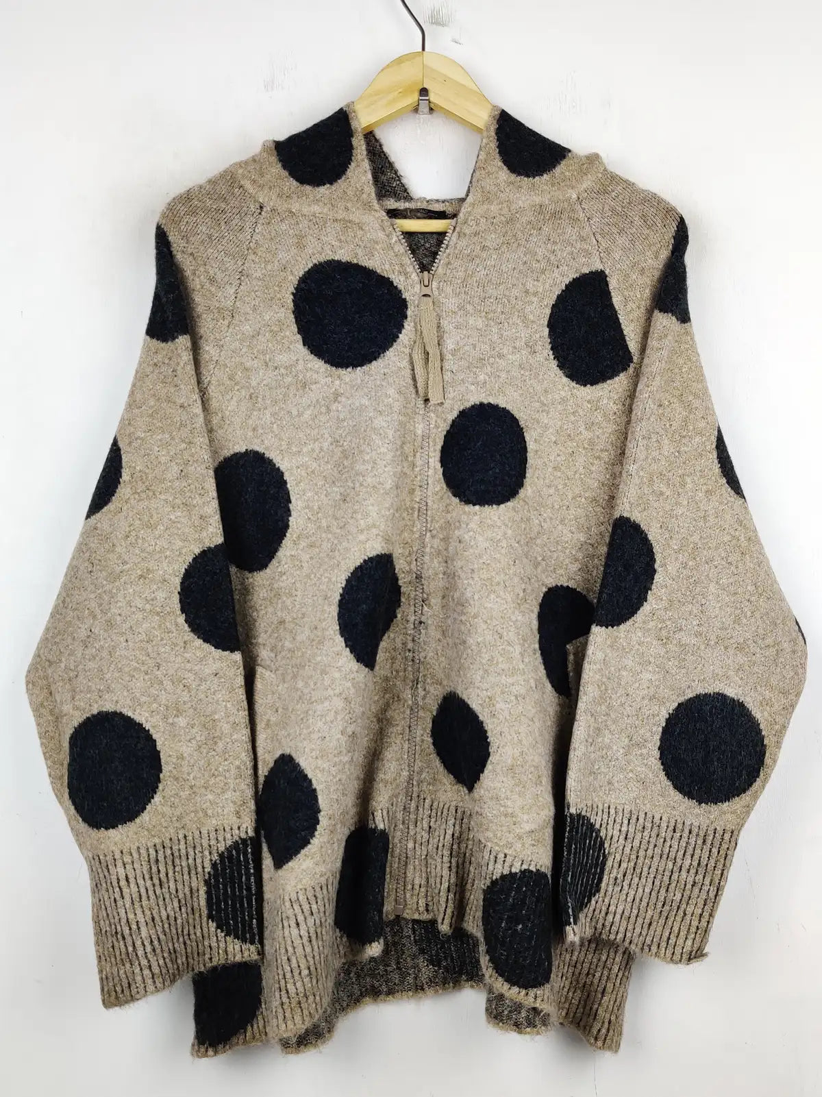 Buy online pre-used pre-loved 100% authentic & Original branded Parfois (WT-5893) available in Pakistan. Top international brands avilable.