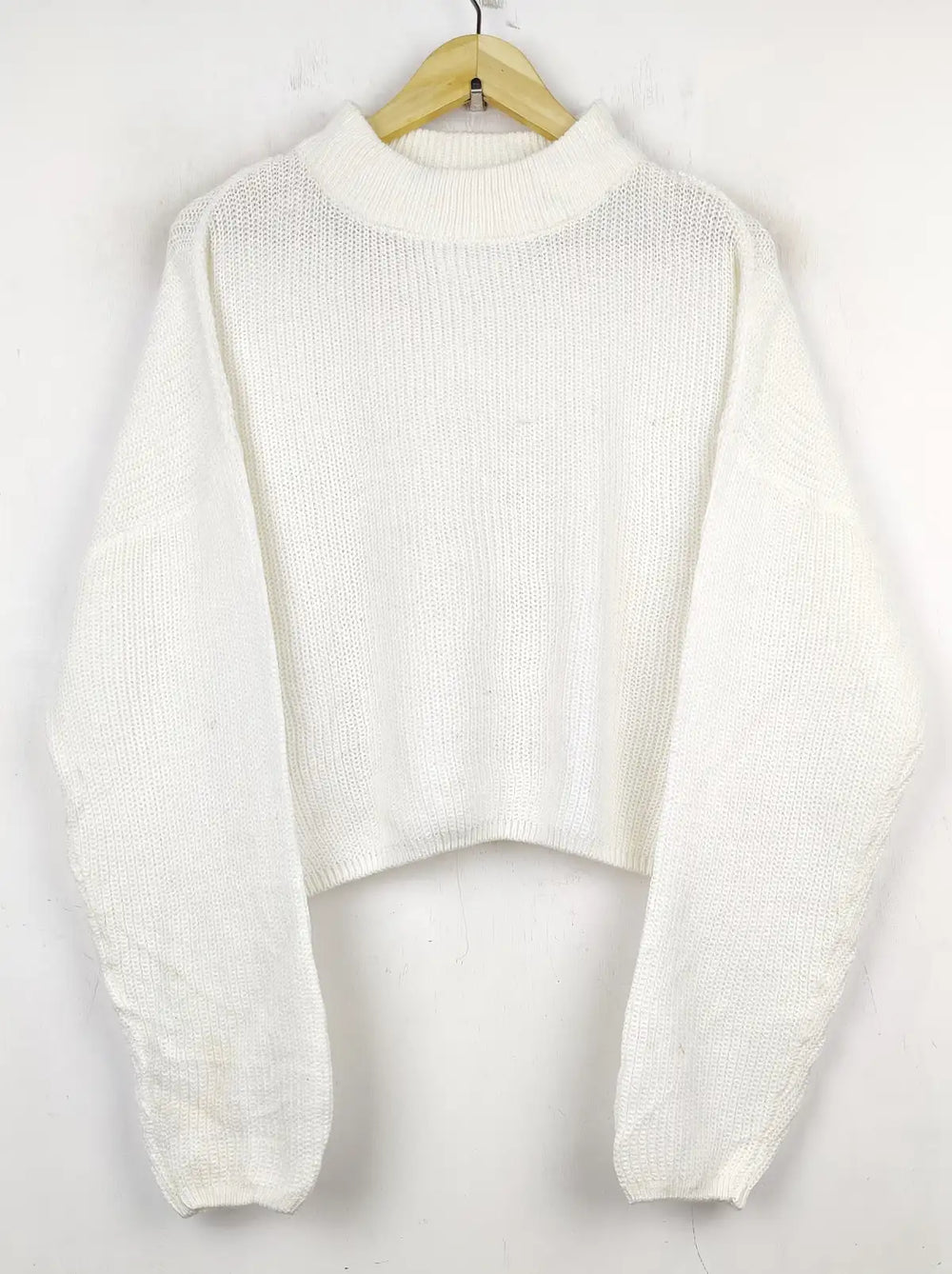 Buy online pre-used pre-loved 100% authentic & Original branded H&M (WT-5904) available in Pakistan. Top international brands avilable.