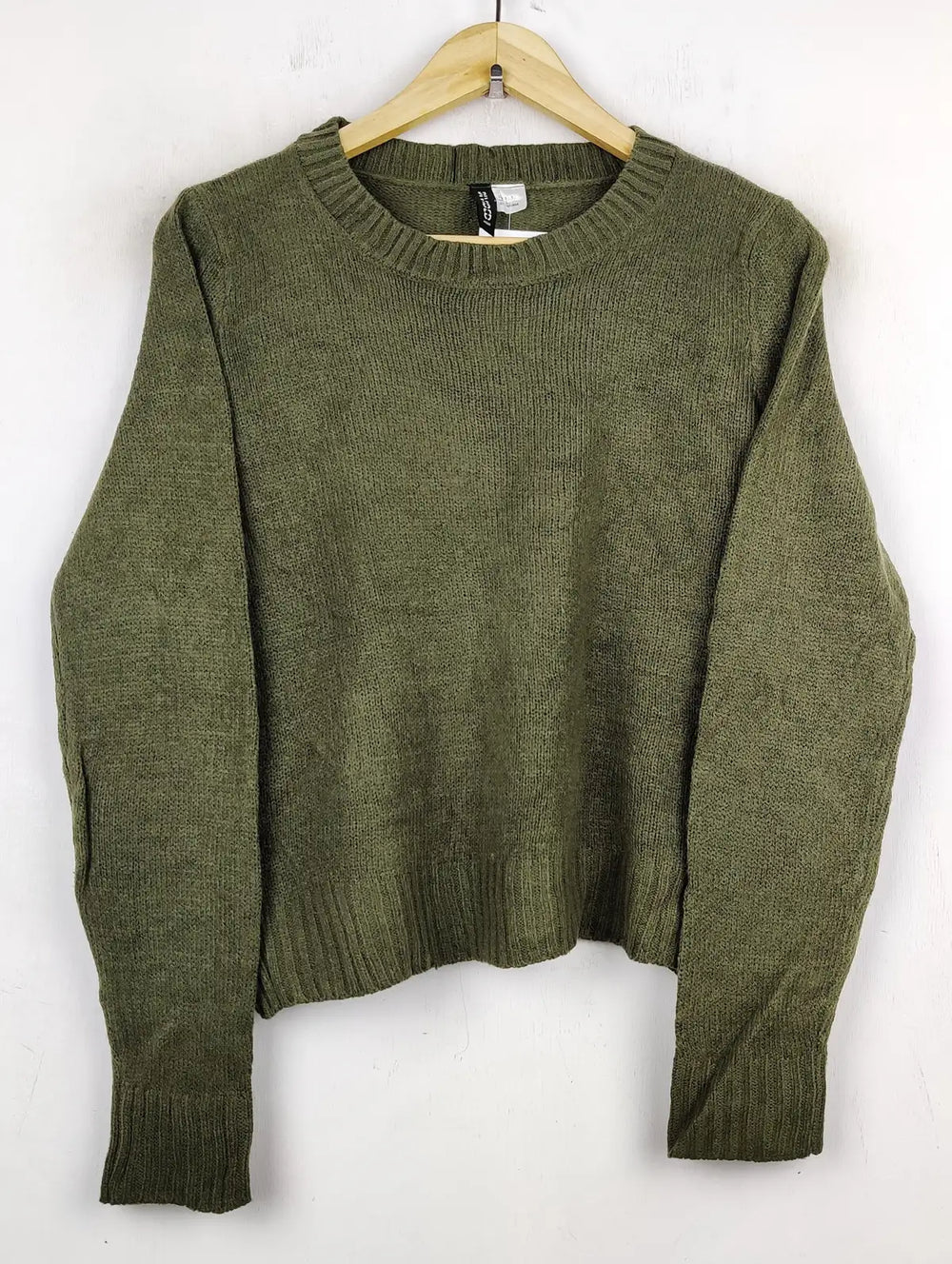 Buy online pre-used pre-loved 100% authentic & Original branded H&M (WT-5908) available in Pakistan. Top international brands avilable.