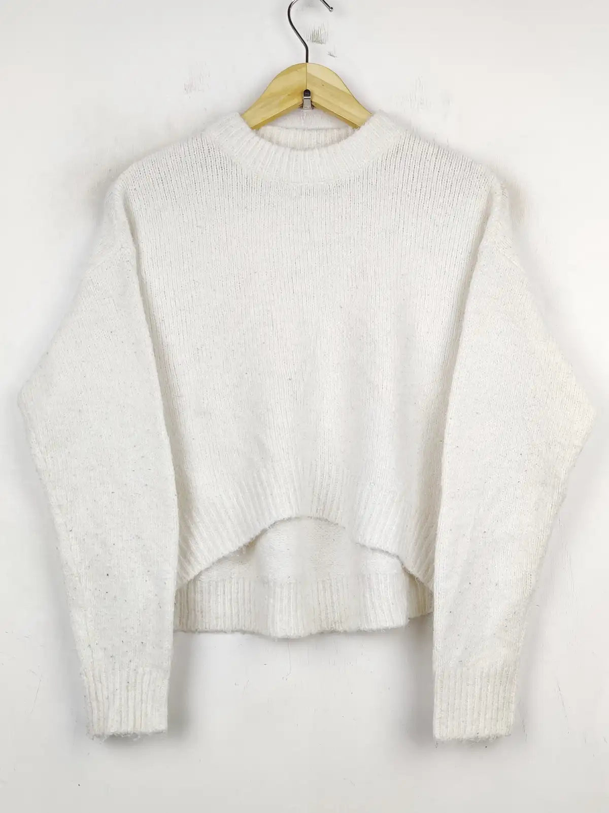 Buy online pre-used pre-loved 100% authentic & Original branded Bershka (WT-5920) available in Pakistan. Top international brands avilable.