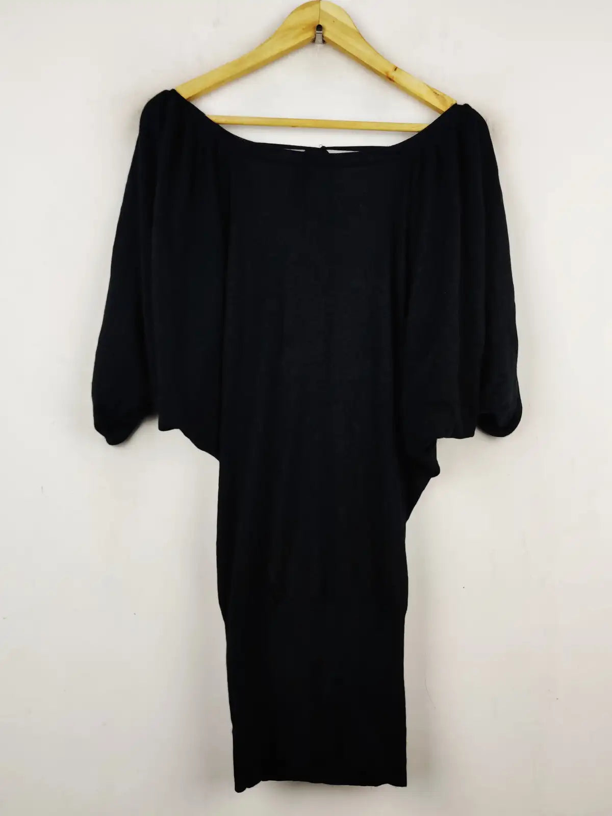 Buy online pre-used pre-loved 100% authentic & Original branded Oasis (WT-5925) available in Pakistan. Top international brands avilable.