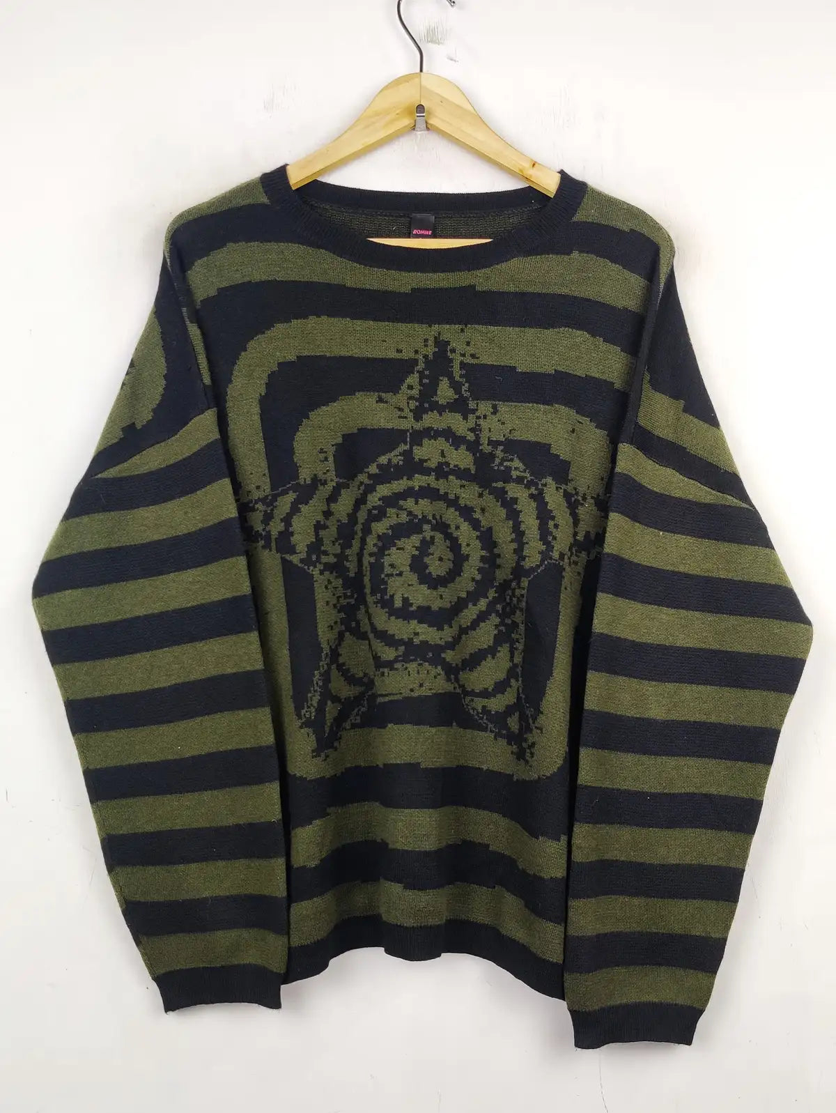 Buy online pre-used pre-loved 100% authentic & Original branded Romwe (WT-5926) available in Pakistan. Top international brands avilable.