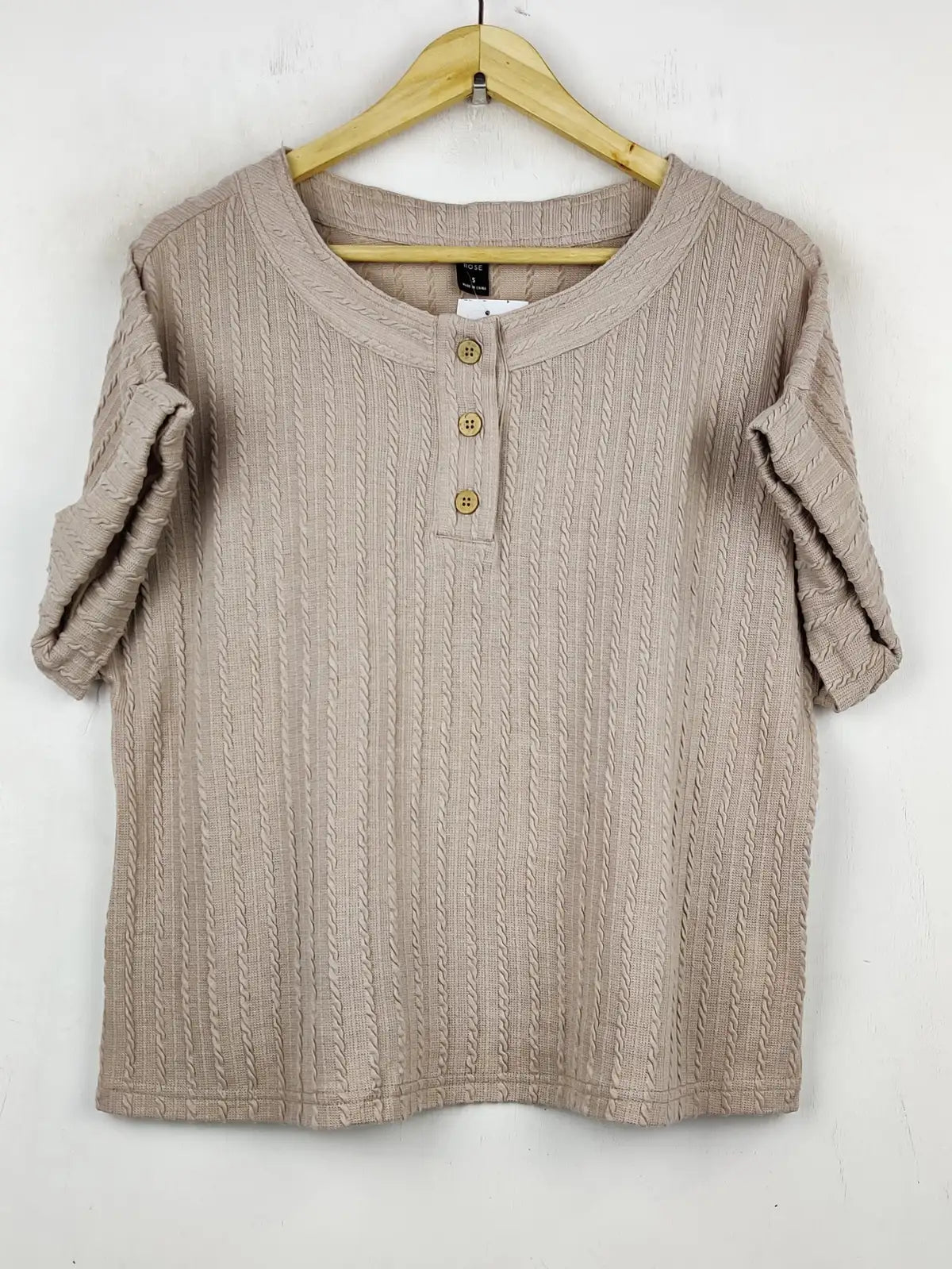 Buy online pre-used pre-loved 100% authentic & Original branded Emery Rose (WT-5992) available in Pakistan. Top international brands avilable.