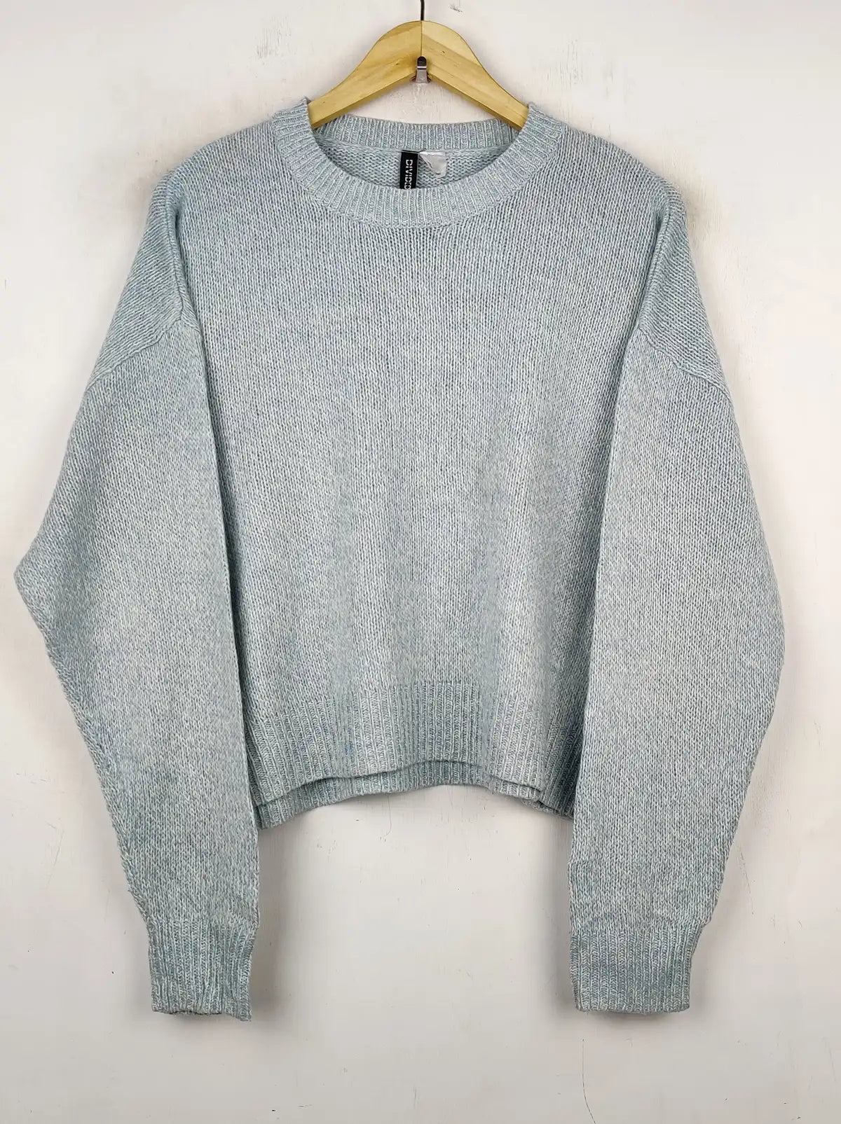 Buy online pre-used pre-loved 100% authentic & Original branded H&M (WT-6021) available in Pakistan. Top international brands avilable.