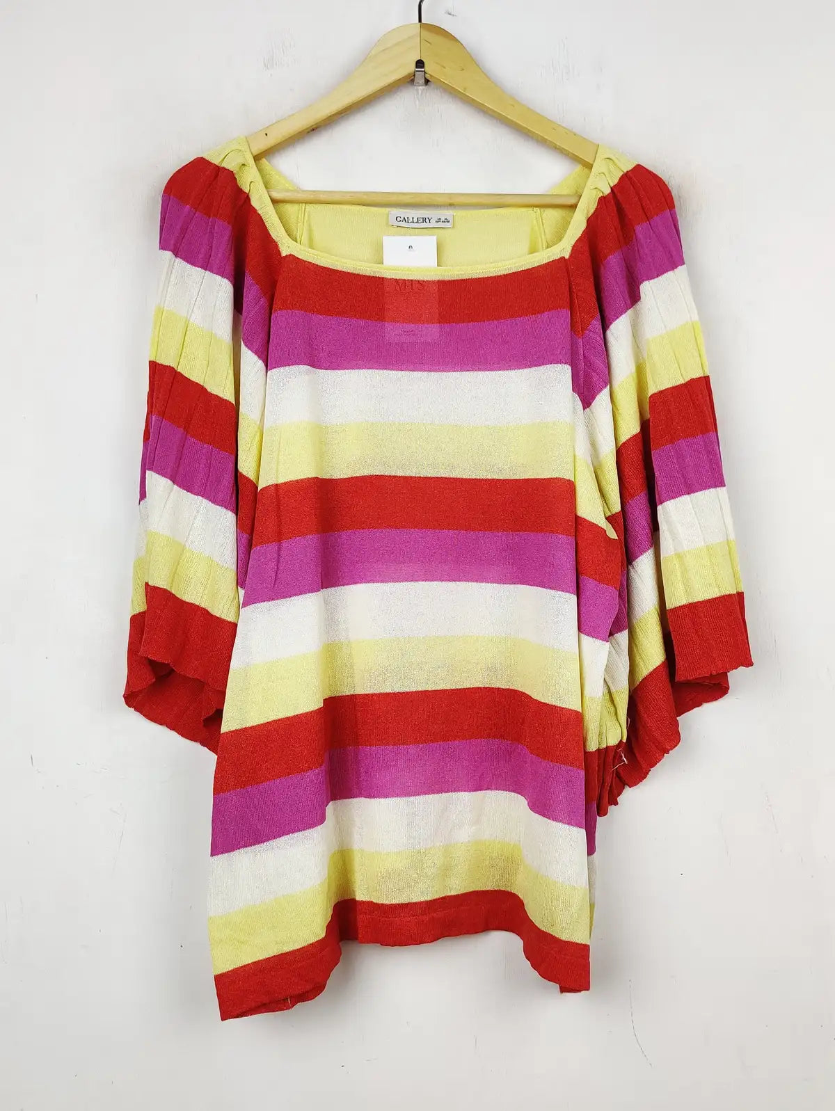 Buy online pre-used pre-loved 100% authentic & Original branded Gallery (WT-6075) available in Pakistan. Top international brands avilable.