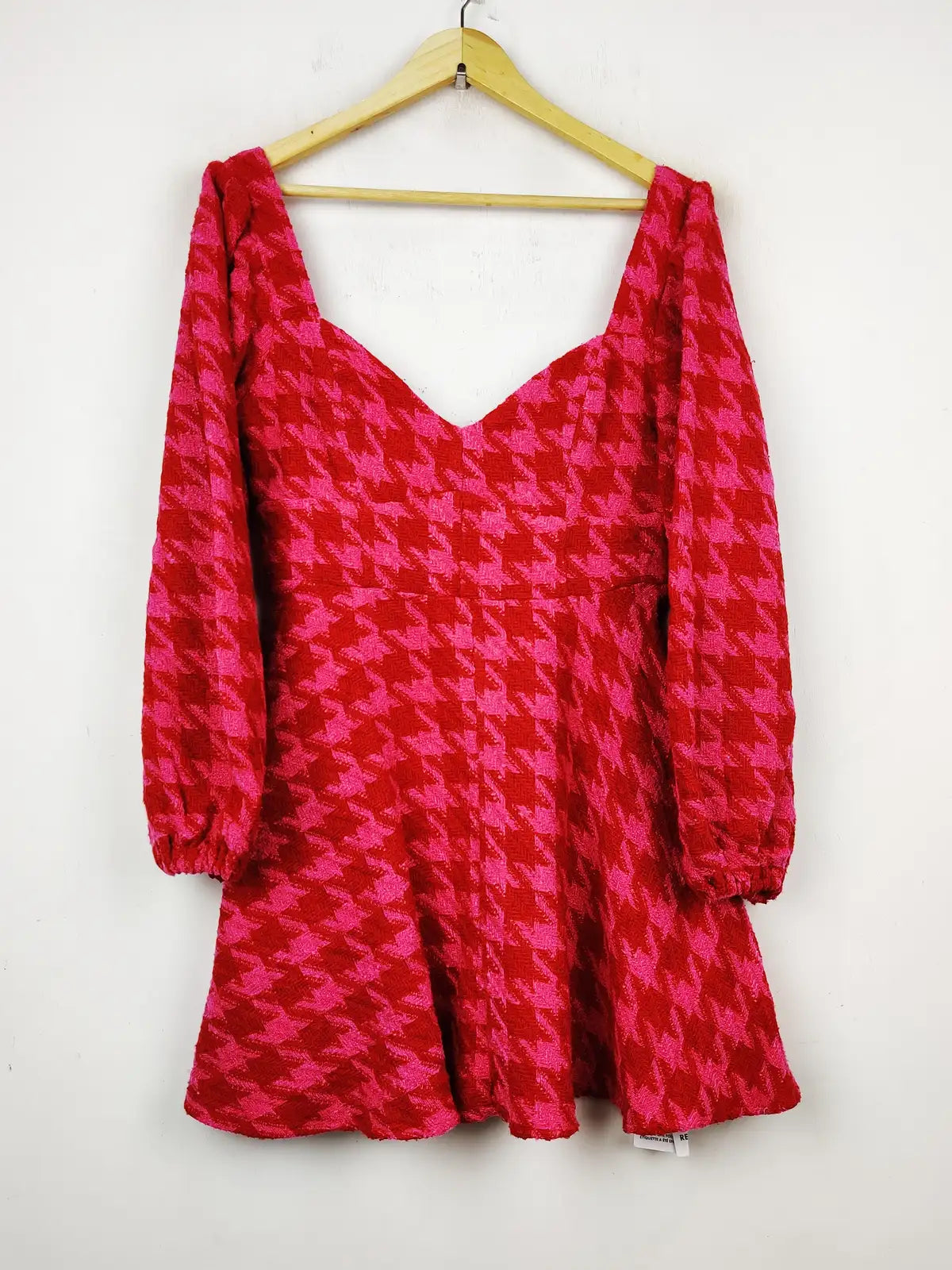 Buy online pre-used pre-loved 100% authentic & Original branded Asos (WT-6114) available in Pakistan. Top international brands avilable.