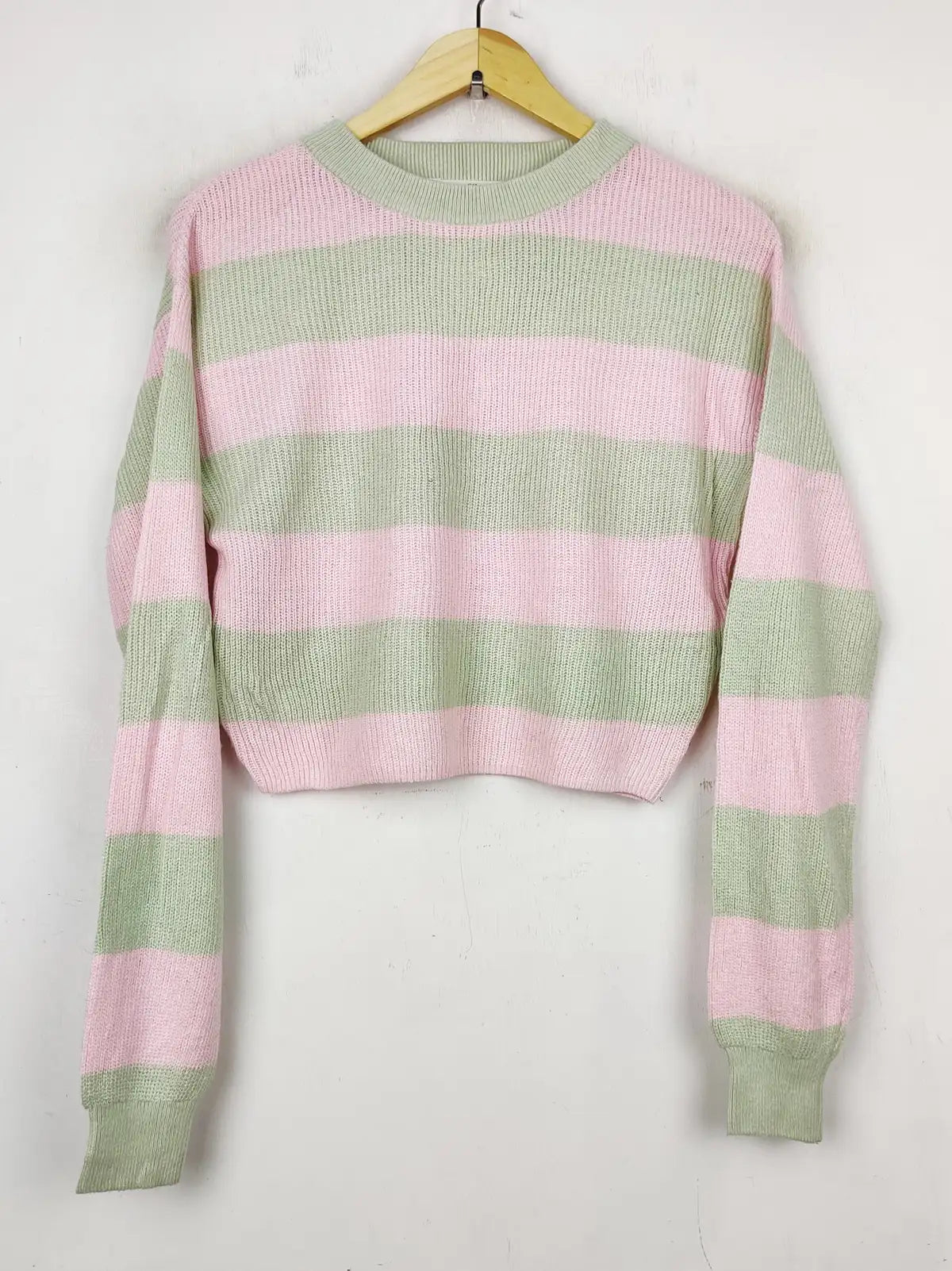 Buy online pre-used pre-loved 100% authentic & Original branded H&M (WT-6116) available in Pakistan. Top international brands avilable.