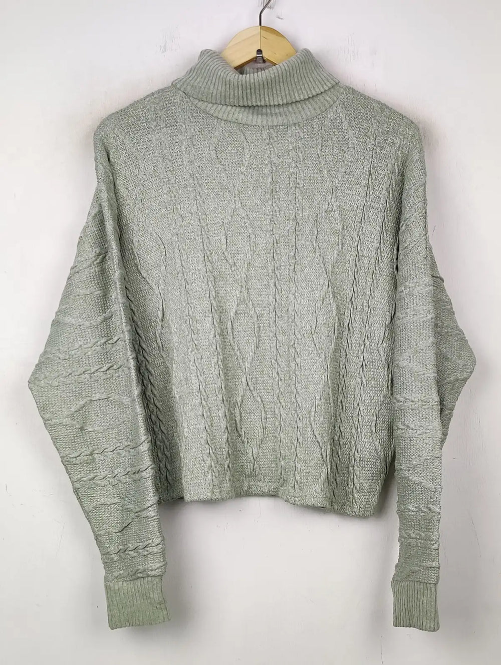 Buy online pre-used pre-loved 100% authentic & Original branded F&F (WT-6431) available in Pakistan. Top international brands avilable.