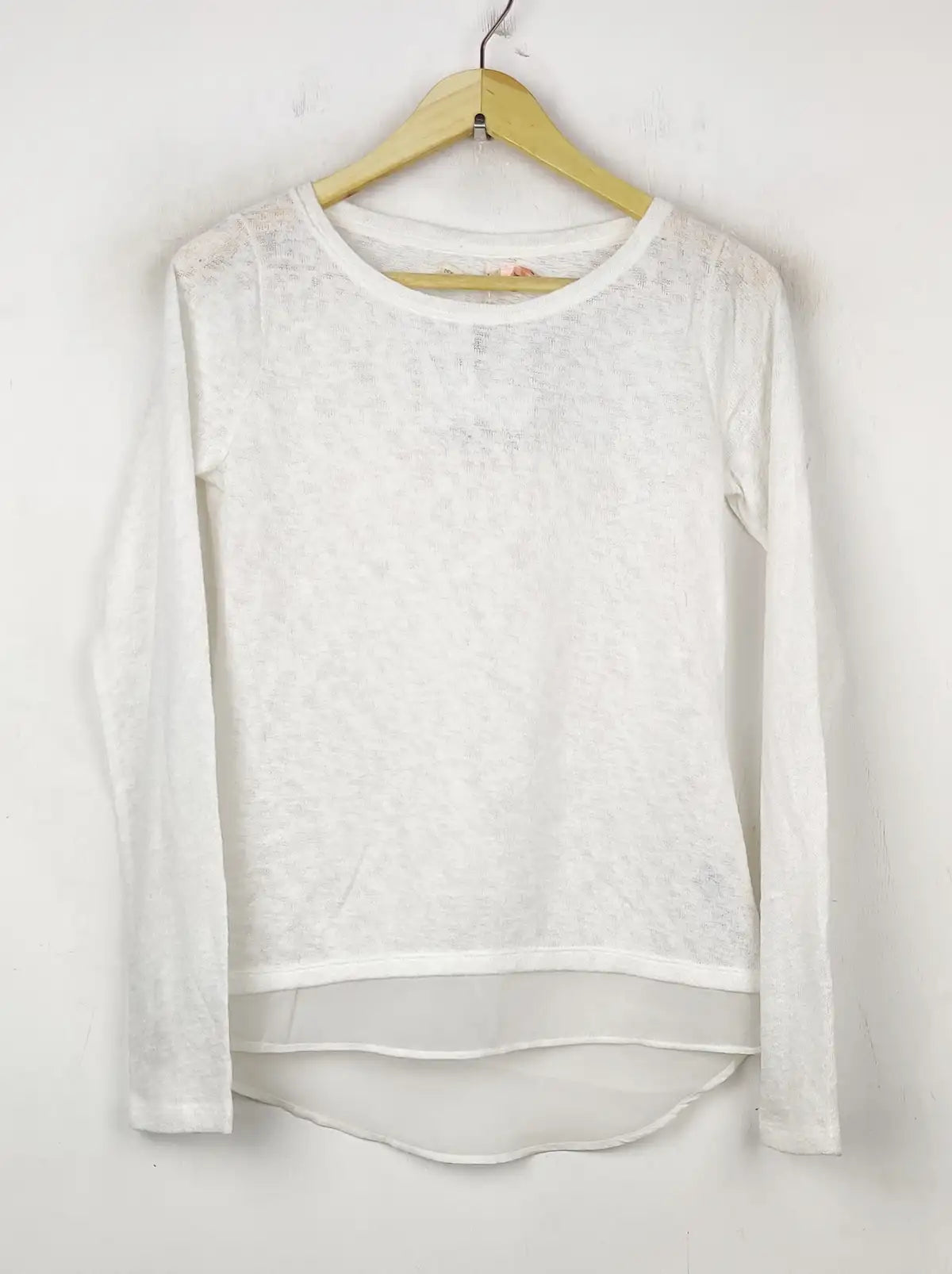 Buy online pre-used pre-loved 100% authentic & Original branded Bershka (WT-6433) available in Pakistan. Top international brands avilable.