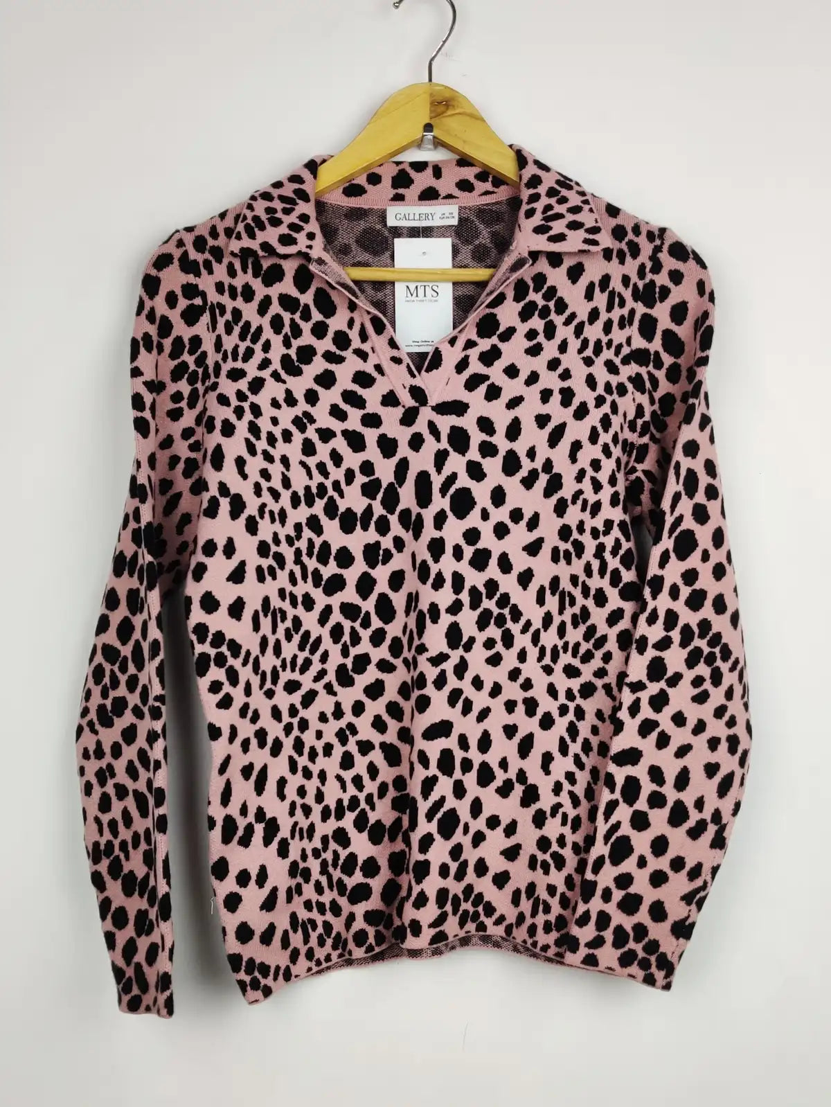 Buy online pre-used pre-loved 100% authentic & Original branded Gallery (WT-6593) available in Pakistan. Top international brands avilable.