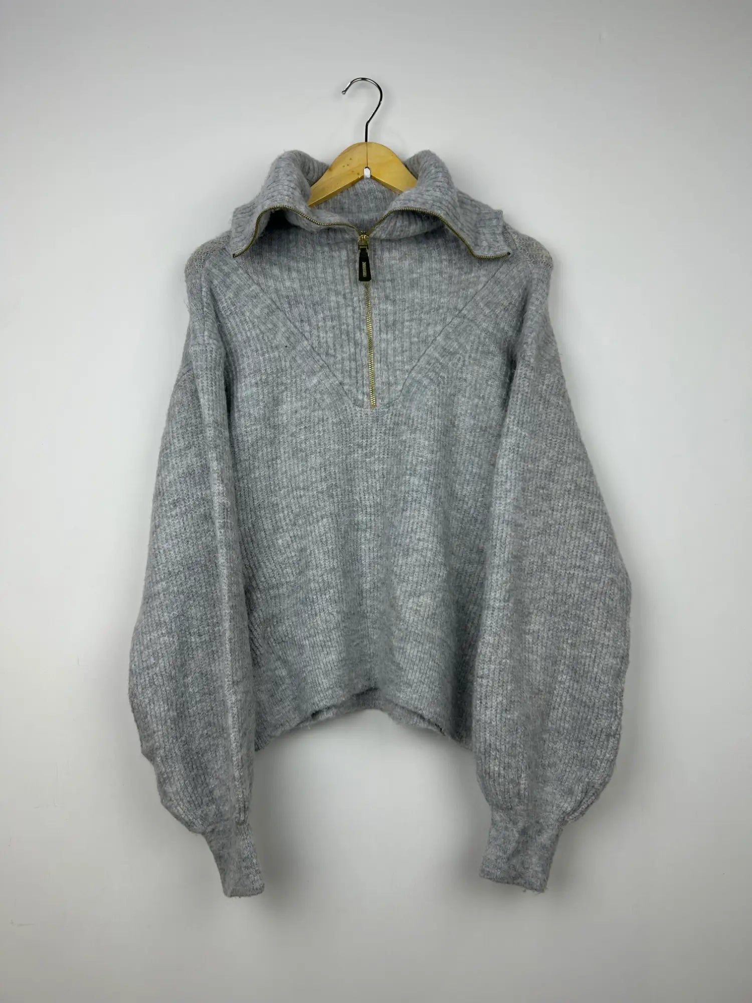 Buy online pre-used pre-loved 100% authentic & Original branded River Island (WT-6612) available in Pakistan. Top international brands avilable.