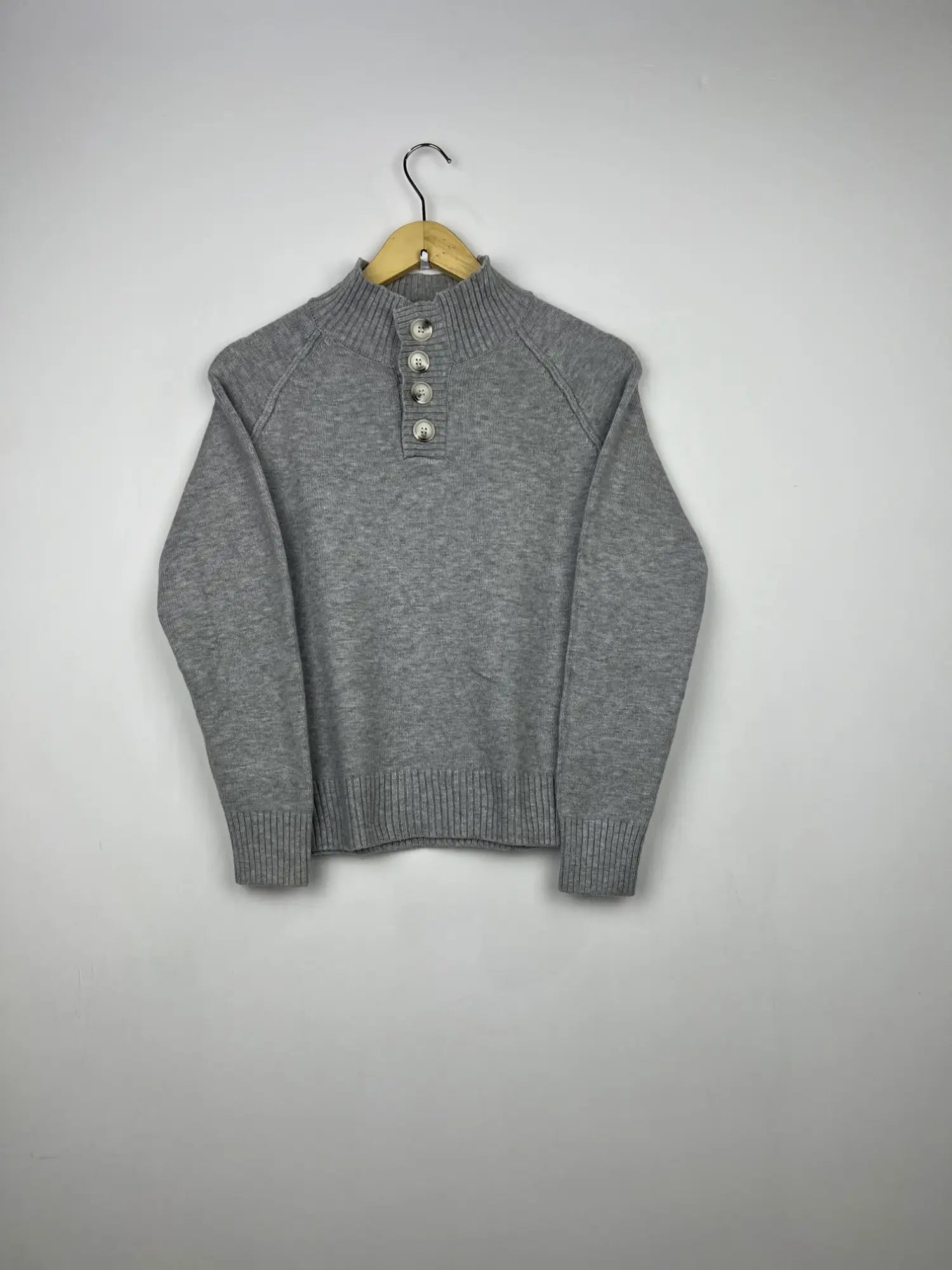 Buy online pre-used pre-loved 100% authentic & Original branded Unknown Brand (WT-6673) available in Pakistan. Top international brands avilable.