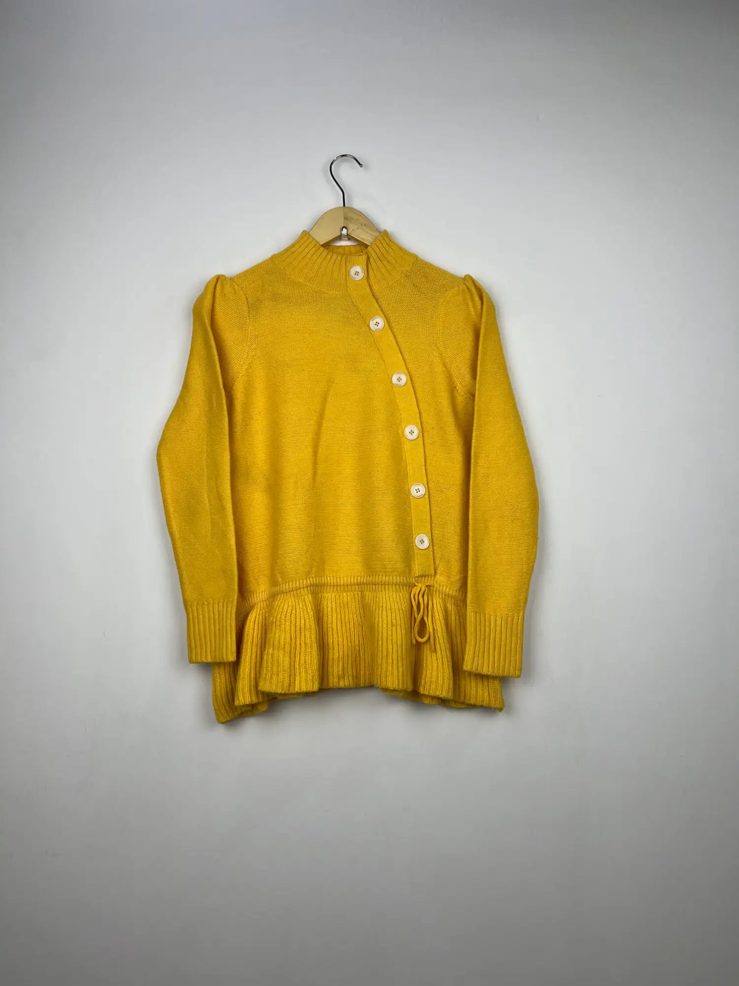 Buy online pre-used pre-loved 100% authentic & Original branded Savida (WT-6695) available in Pakistan. Top international brands avilable.