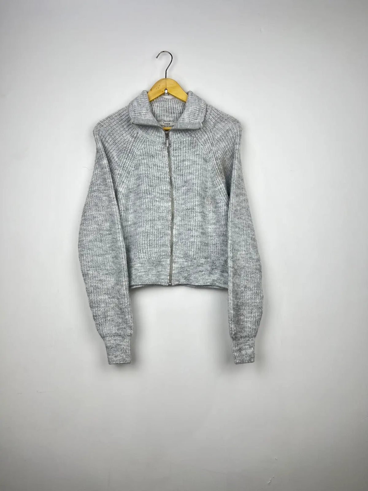 Buy online pre-used pre-loved 100% authentic & Original branded George (WT-6706) available in Pakistan. Top international brands avilable.