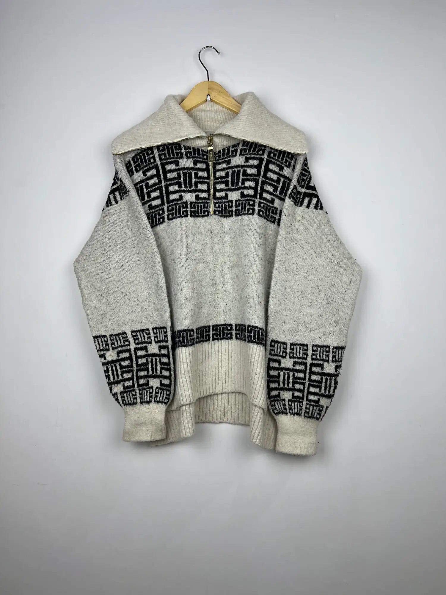 Buy online pre-used pre-loved 100% authentic & Original branded River Island (WT-6719) available in Pakistan. Top international brands avilable.