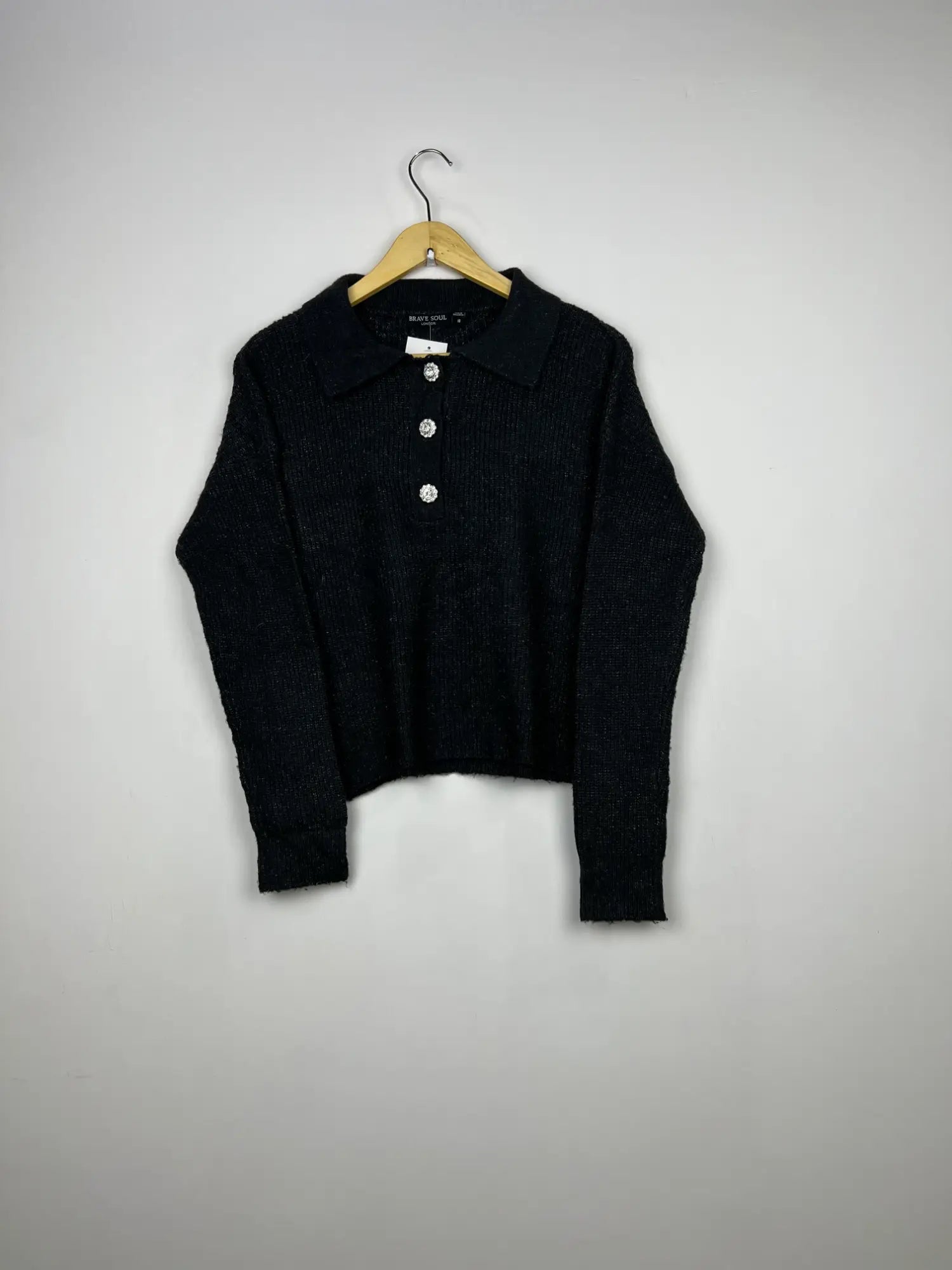 Buy online pre-used pre-loved 100% authentic & Original branded Brave Soul (WT-6721) available in Pakistan. Top international brands avilable.