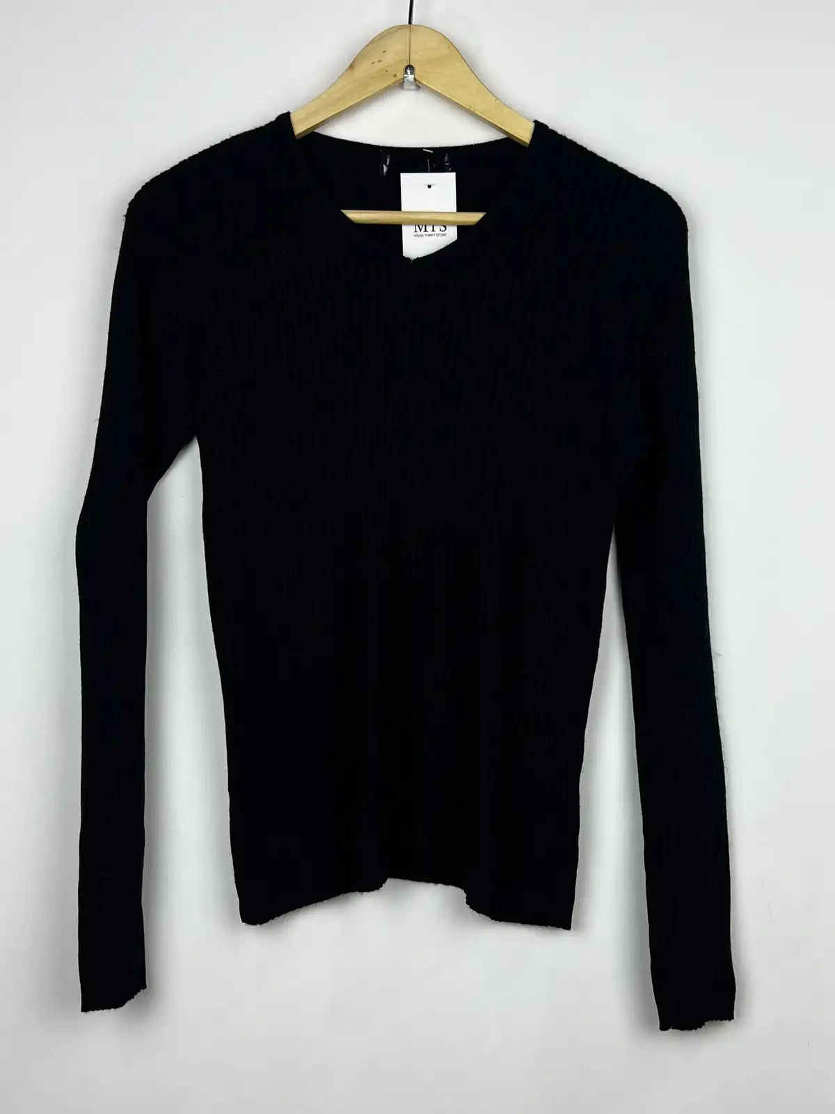 Buy online pre-used pre-loved 100% authentic & Original branded Unknown Brand (WT-6781) available in Pakistan. Top international brands avilable.