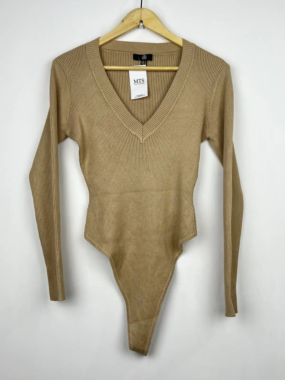 Buy online pre-used pre-loved 100% authentic & Original branded Unknown Brand (WT-6789) available in Pakistan. Top international brands avilable.