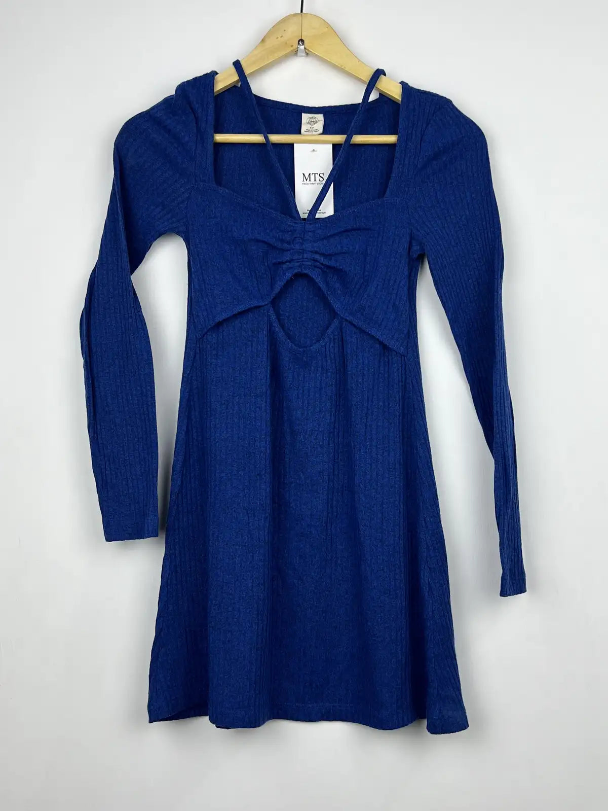 Buy online pre-used pre-loved 100% authentic & Original branded Urban Outfitters (WT-6803) available in Pakistan. Top international brands avilable.