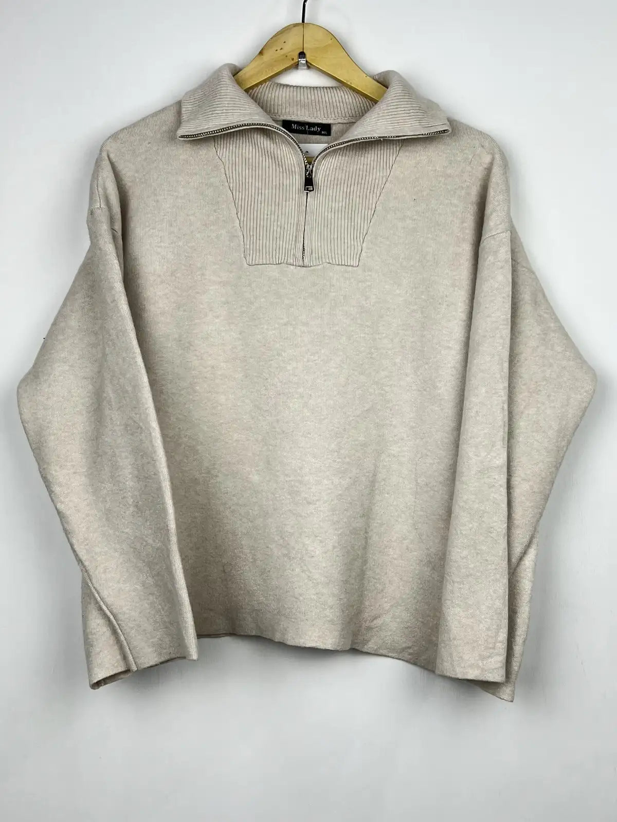 Buy online pre-used pre-loved 100% authentic & Original branded Miss Lady (WT-6822) available in Pakistan. Top international brands avilable.