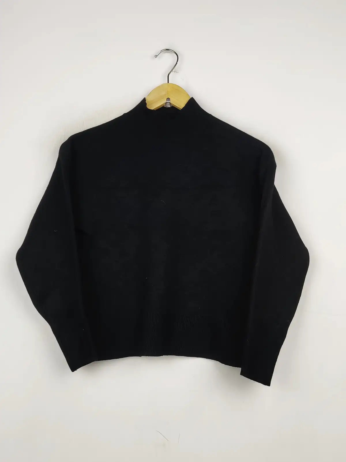 Buy online pre-used pre-loved 100% authentic & Original branded Primark (WT-6850) available in Pakistan. Top international brands avilable.