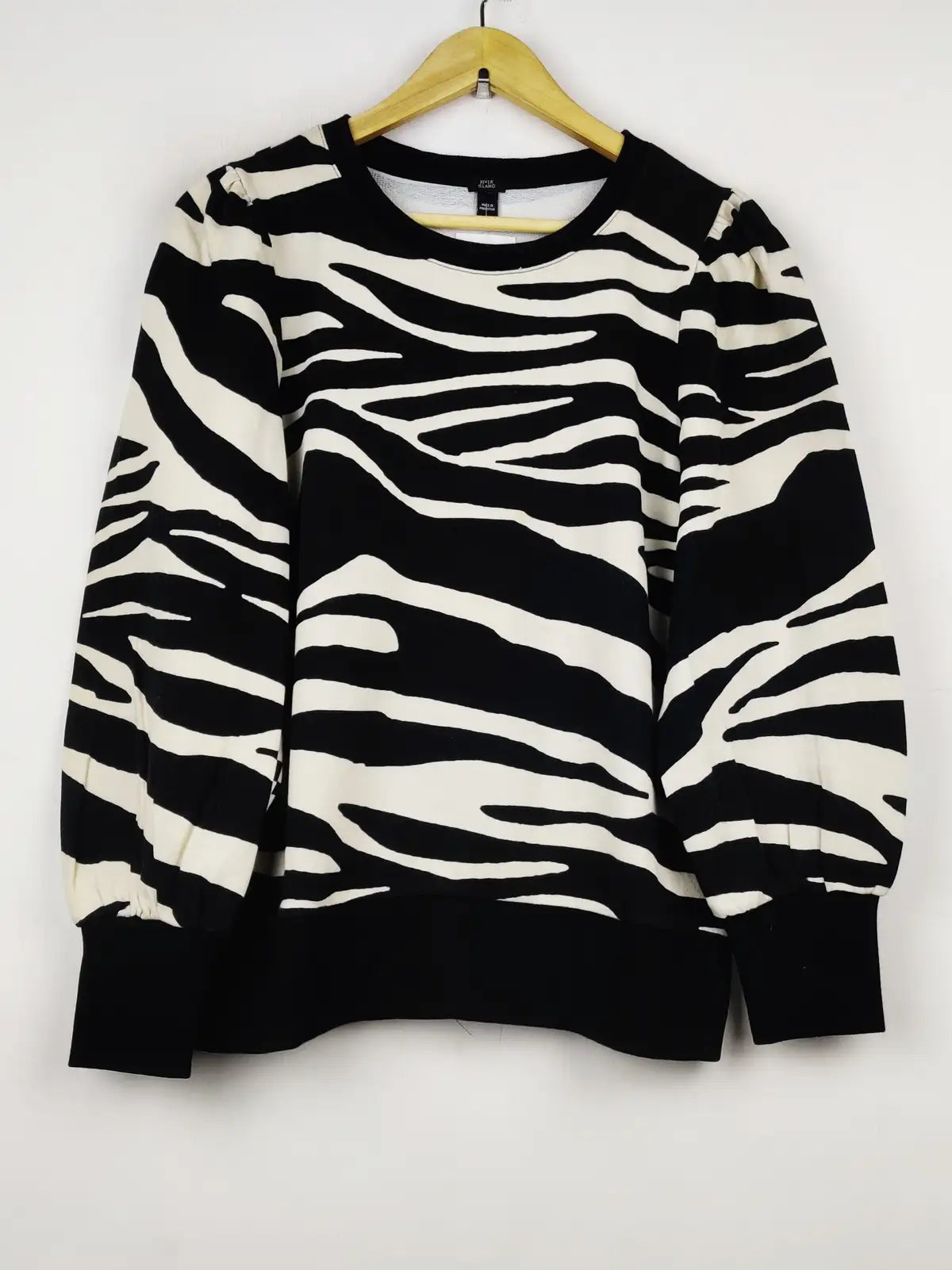 Buy online pre-used pre-loved 100% authentic & Original branded River Island (WT-7013) available in Pakistan. Top international brands avilable.