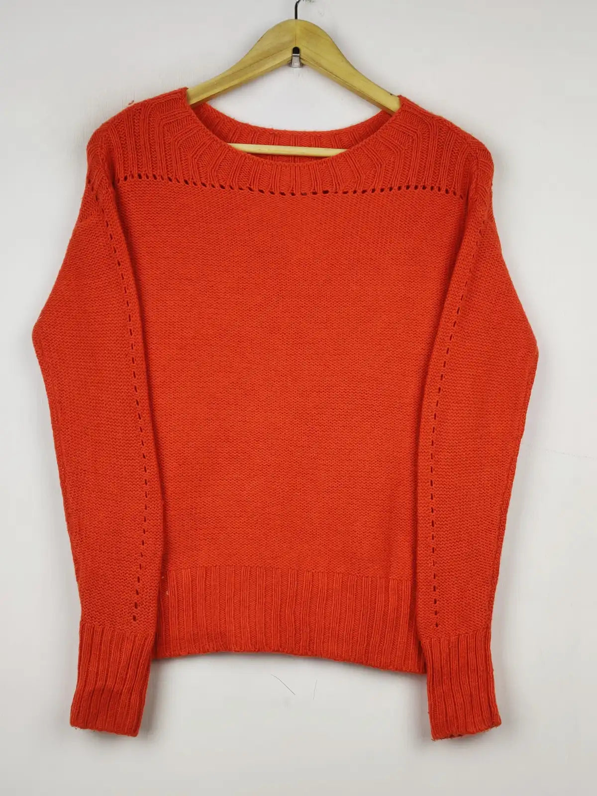 Buy online pre-used pre-loved 100% authentic & Original branded Gap (WT-7030) available in Pakistan. Top international brands avilable.