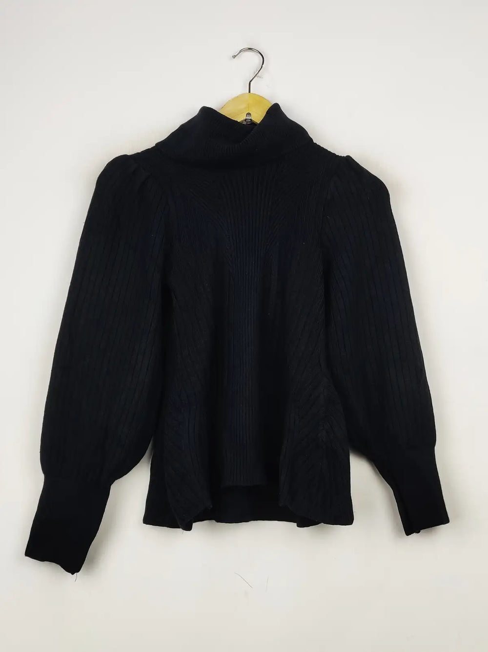 Buy online pre-used pre-loved 100% authentic & Original branded River Island (WT-7140) available in Pakistan. Top international brands avilable.