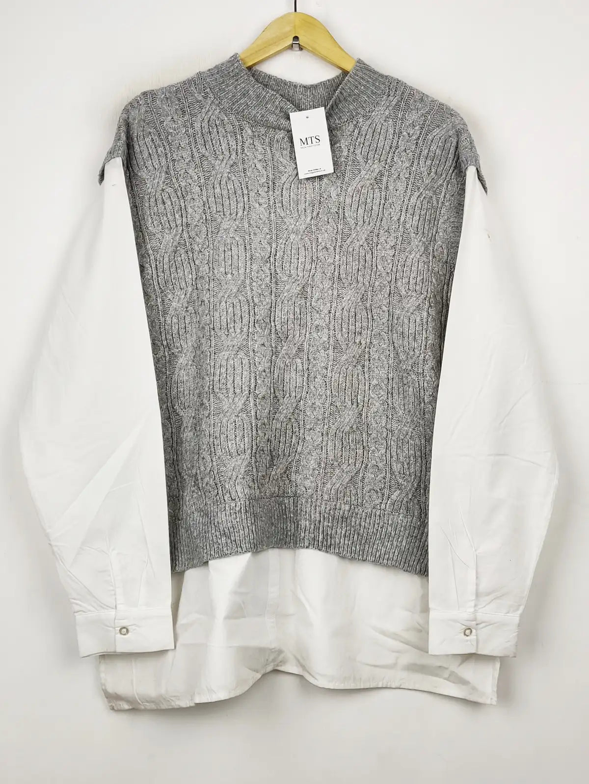 Buy online pre-used pre-loved 100% authentic & Original branded Papaya (WT-7189) available in Pakistan. Top international brands avilable.