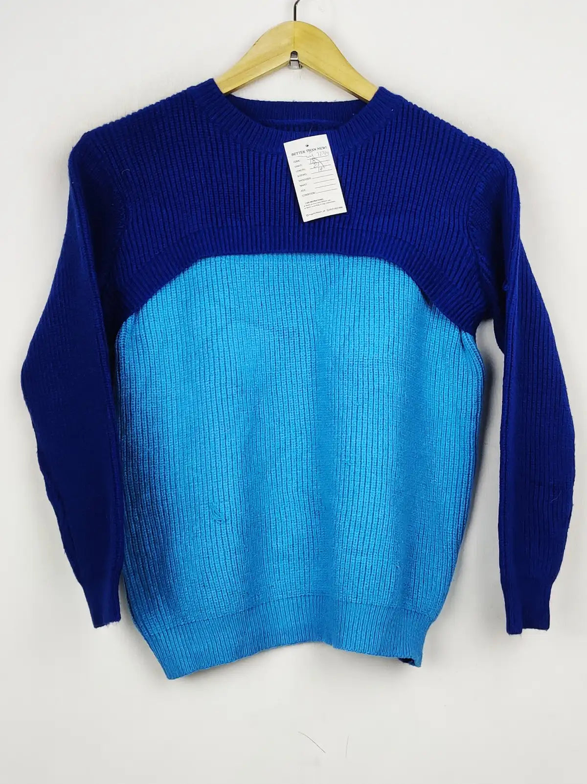 Buy online pre-used pre-loved 100% authentic & Original branded Unknown Brand (WT-7234) available in Pakistan. Top international brands avilable.