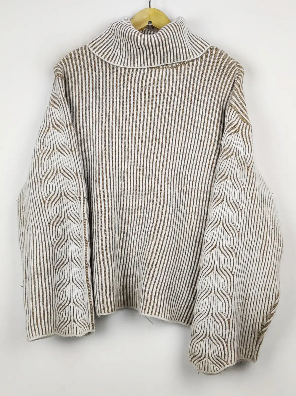 Buy online pre-used pre-loved 100% authentic & Original branded Gallery (WT-7257) available in Pakistan. Top international brands avilable.