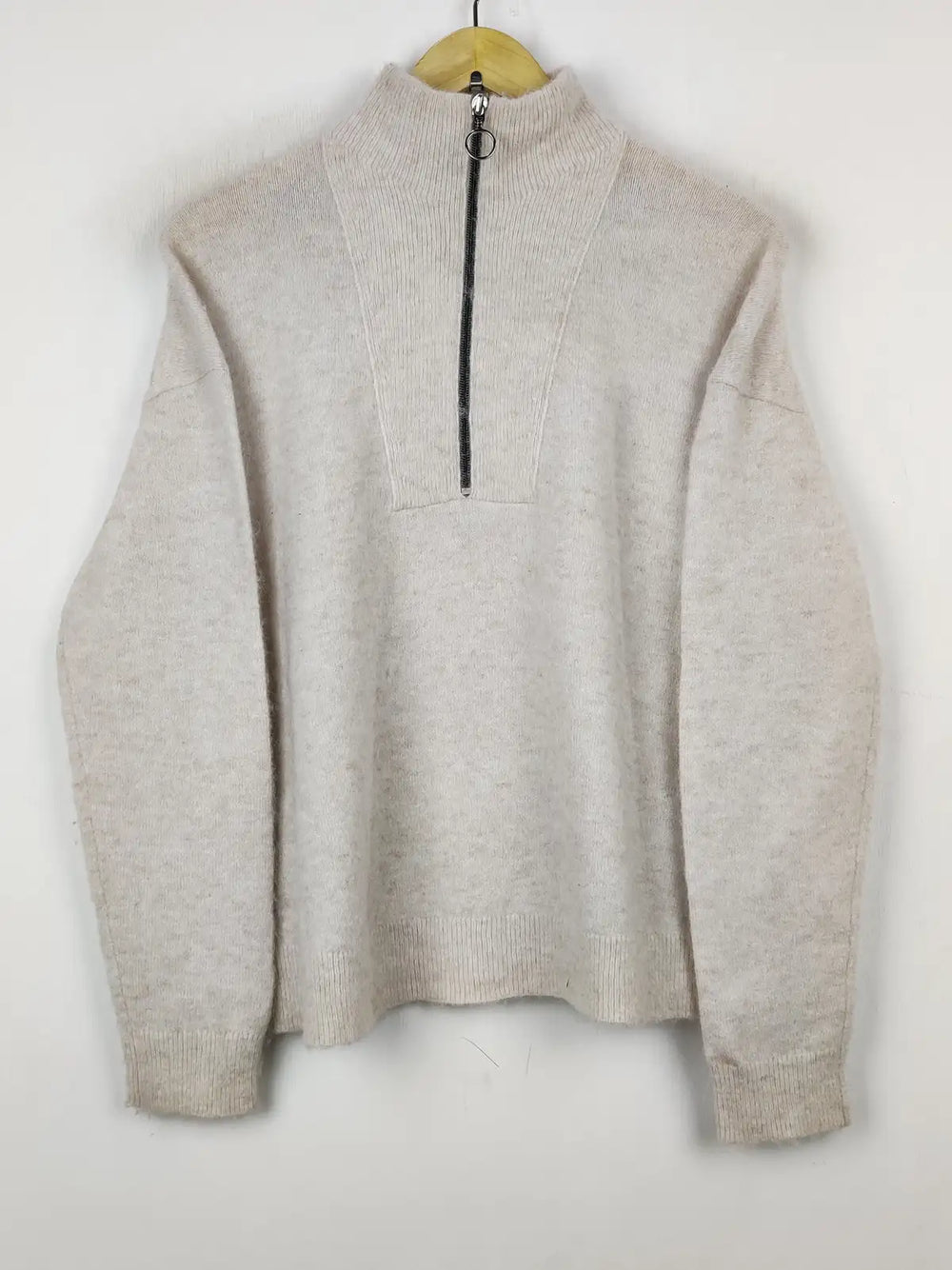 Buy online pre-used pre-loved 100% authentic & Original branded Marcopolo (WT-7661) available in Pakistan. Top international brands avilable.