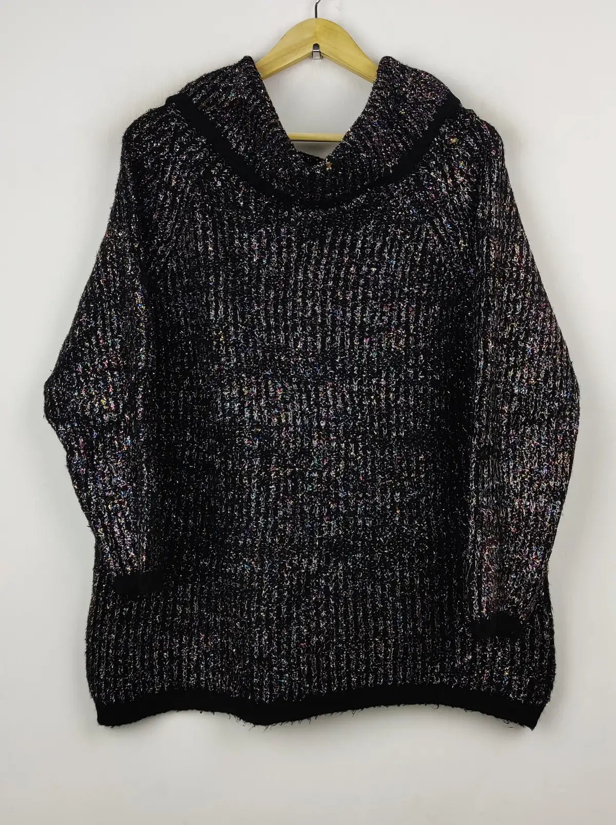 Buy online pre-used pre-loved 100% authentic & Original branded Papaya (WT-7694) available in Pakistan. Top international brands avilable.