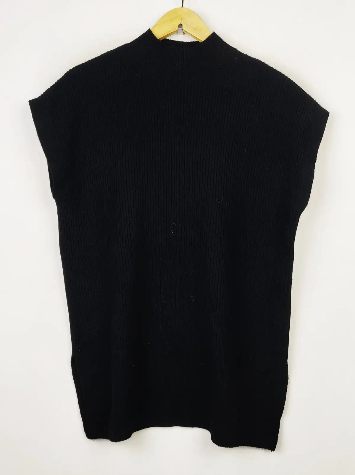 Buy online pre-used pre-loved 100% authentic & Original branded F&F (WT-7735) available in Pakistan. Top international brands avilable.