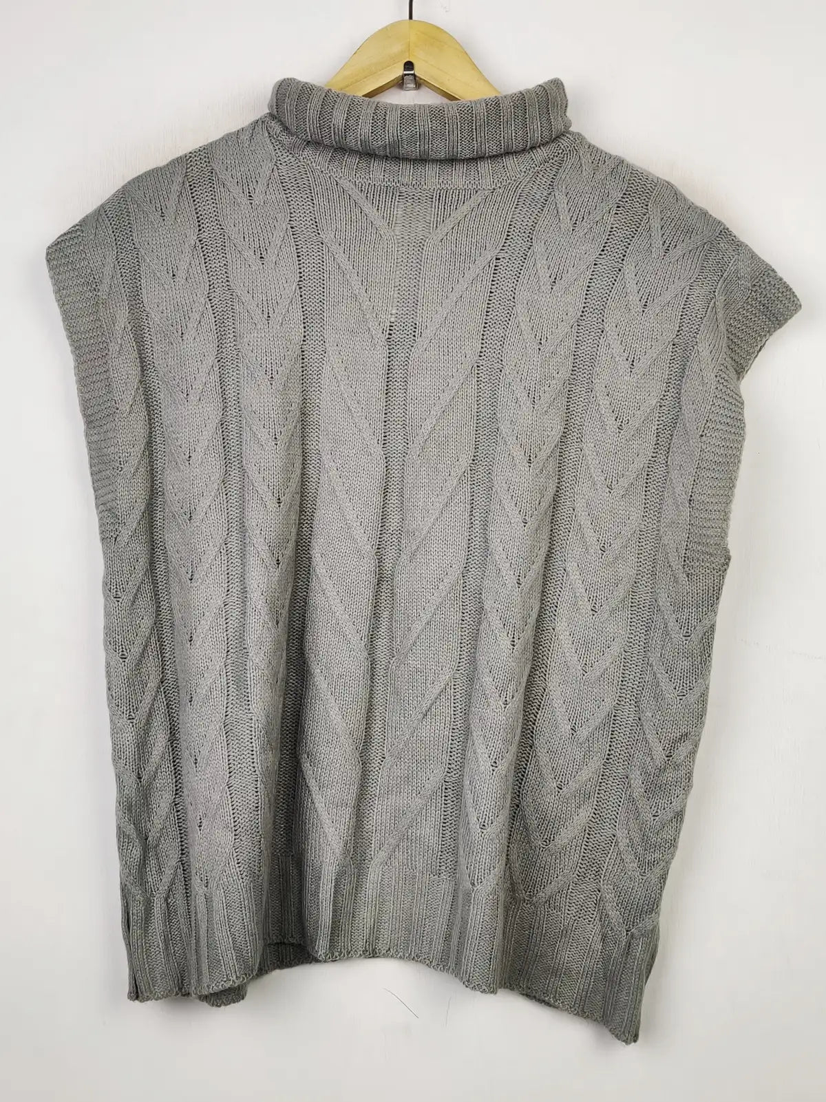 Buy online pre-used pre-loved 100% authentic & Original branded Shein (WT-7739) available in Pakistan. Top international brands avilable.