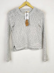 Buy online pre-used pre-loved 100% authentic & Original branded Hollister (WT-7878) available in Pakistan. Top international brands avilable.