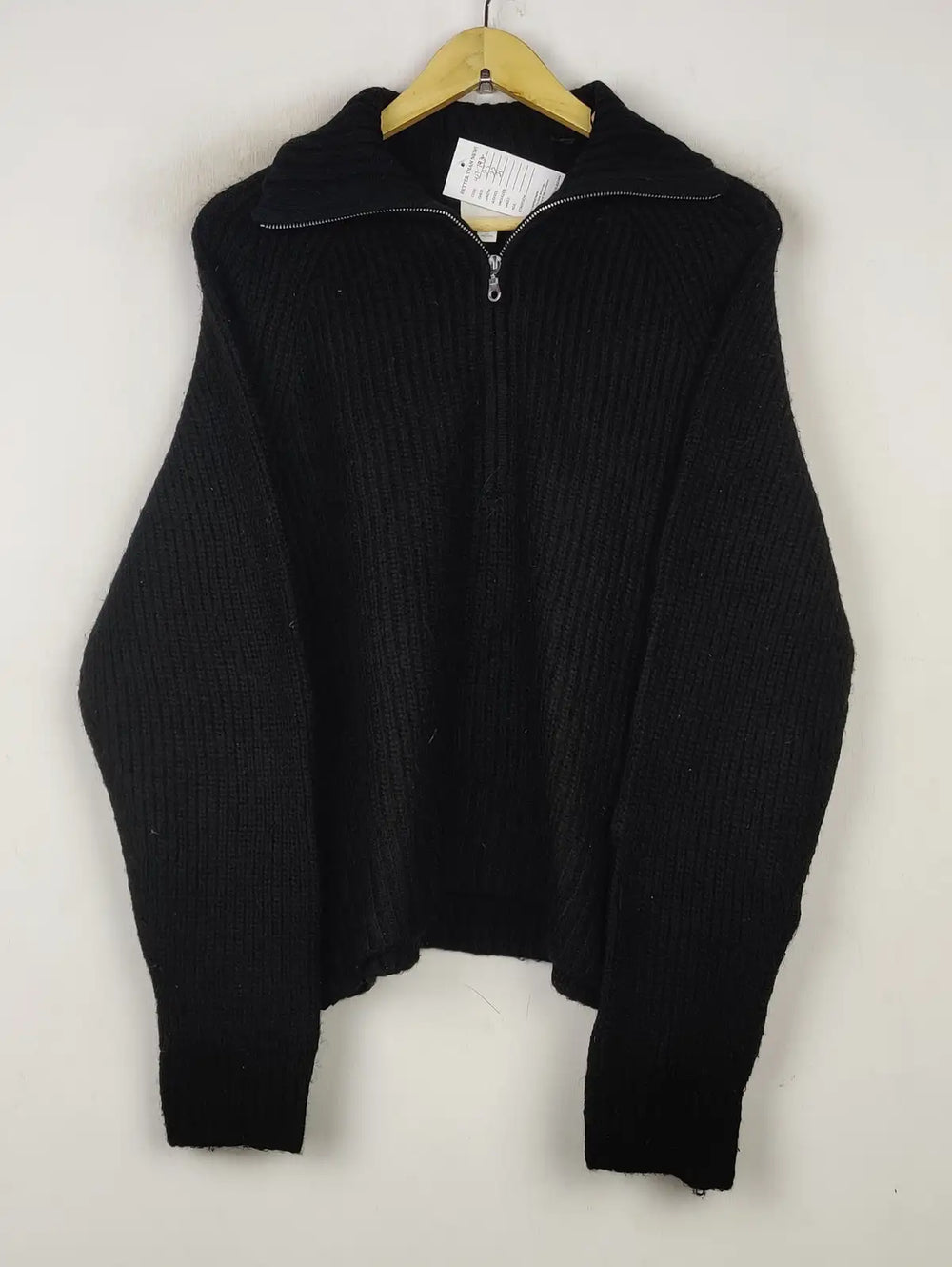 Buy online pre-used pre-loved 100% authentic & Original branded H&M (WT-7930) available in Pakistan. Top international brands avilable.