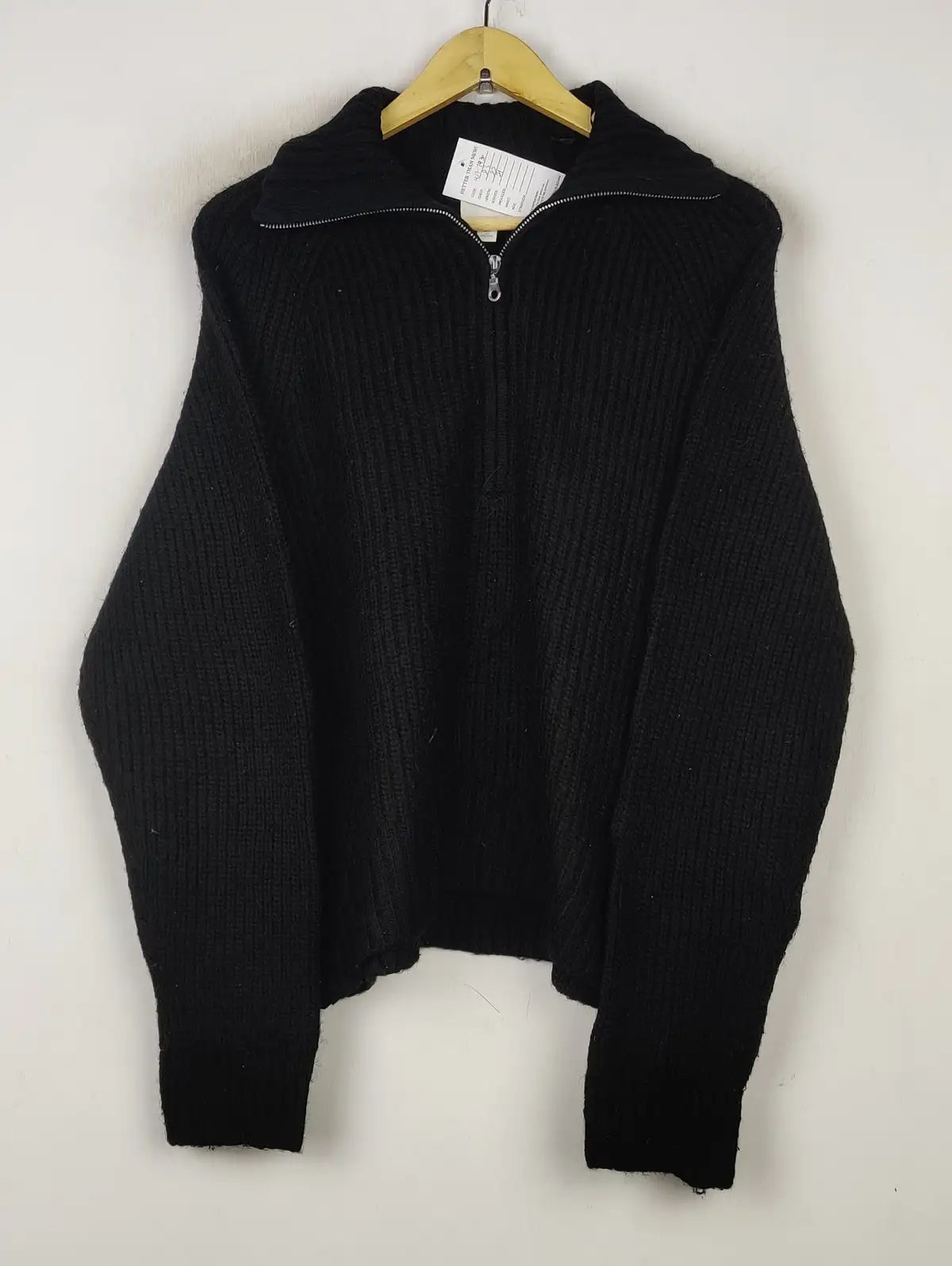 Buy online pre-used pre-loved 100% authentic & Original branded H&M (WT-7930) available in Pakistan. Top international brands avilable.