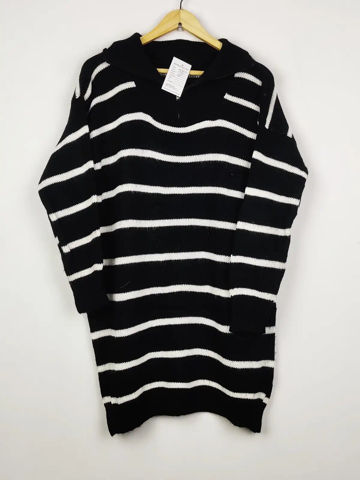 Buy online pre-used pre-loved 100% authentic & Original branded Unknown Brand (WT-8007) available in Pakistan. Top international brands avilable.