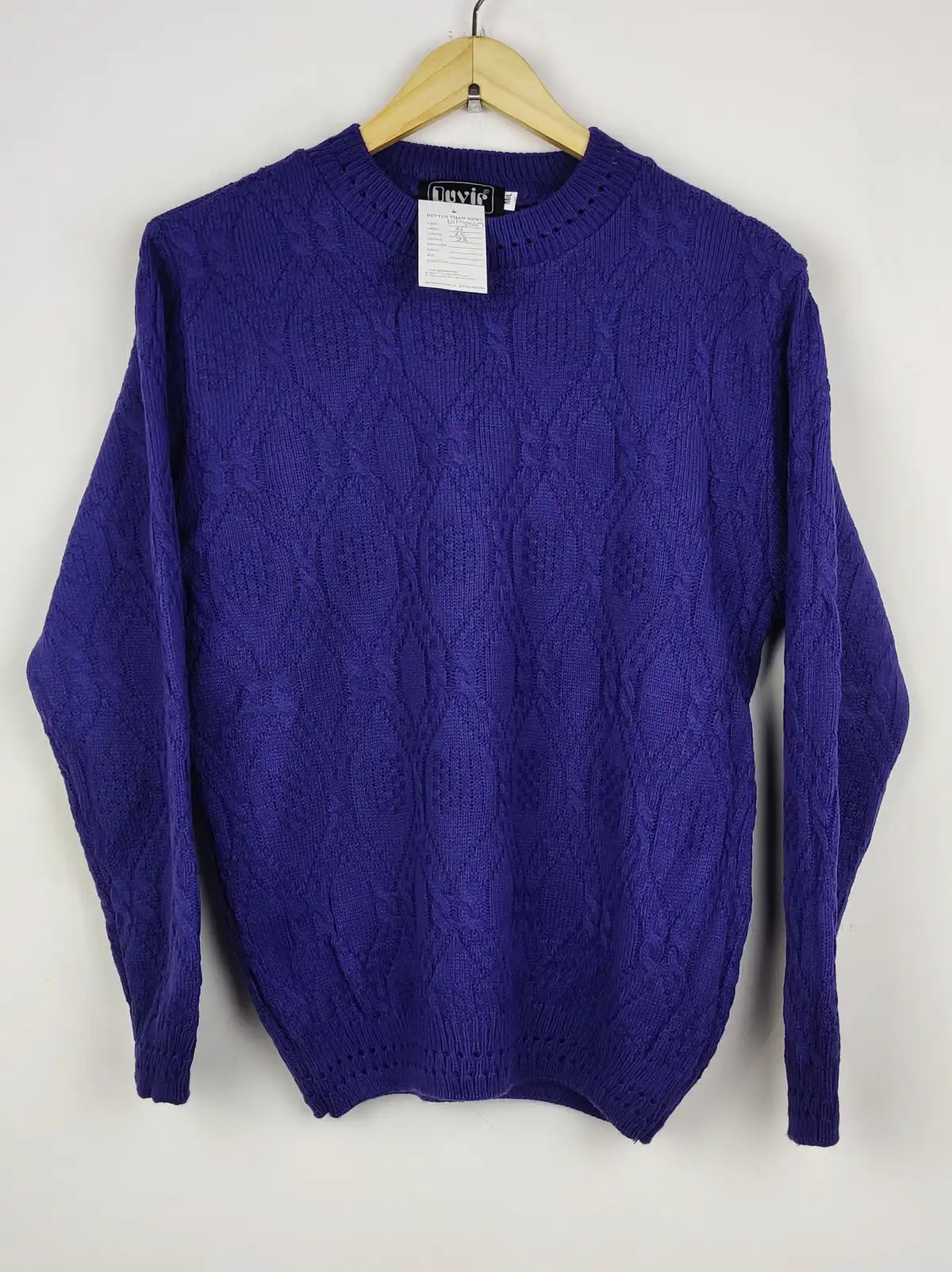 Buy online pre-used pre-loved 100% authentic & Original branded Luvir (WT-8069) available in Pakistan. Top international brands avilable.