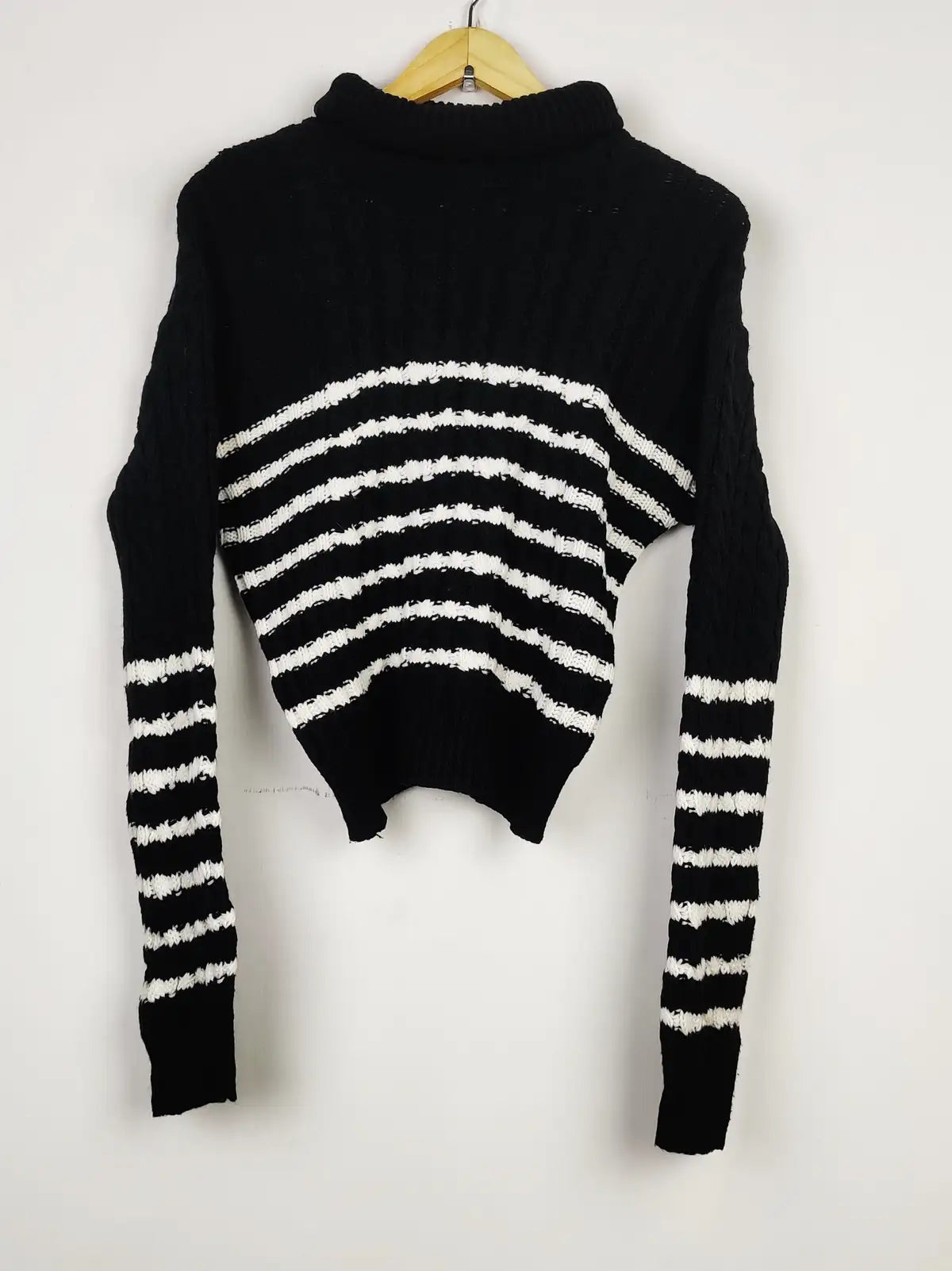 Buy online pre-used pre-loved 100% authentic & Original branded Nakd (WT-8072) available in Pakistan. Top international brands avilable.